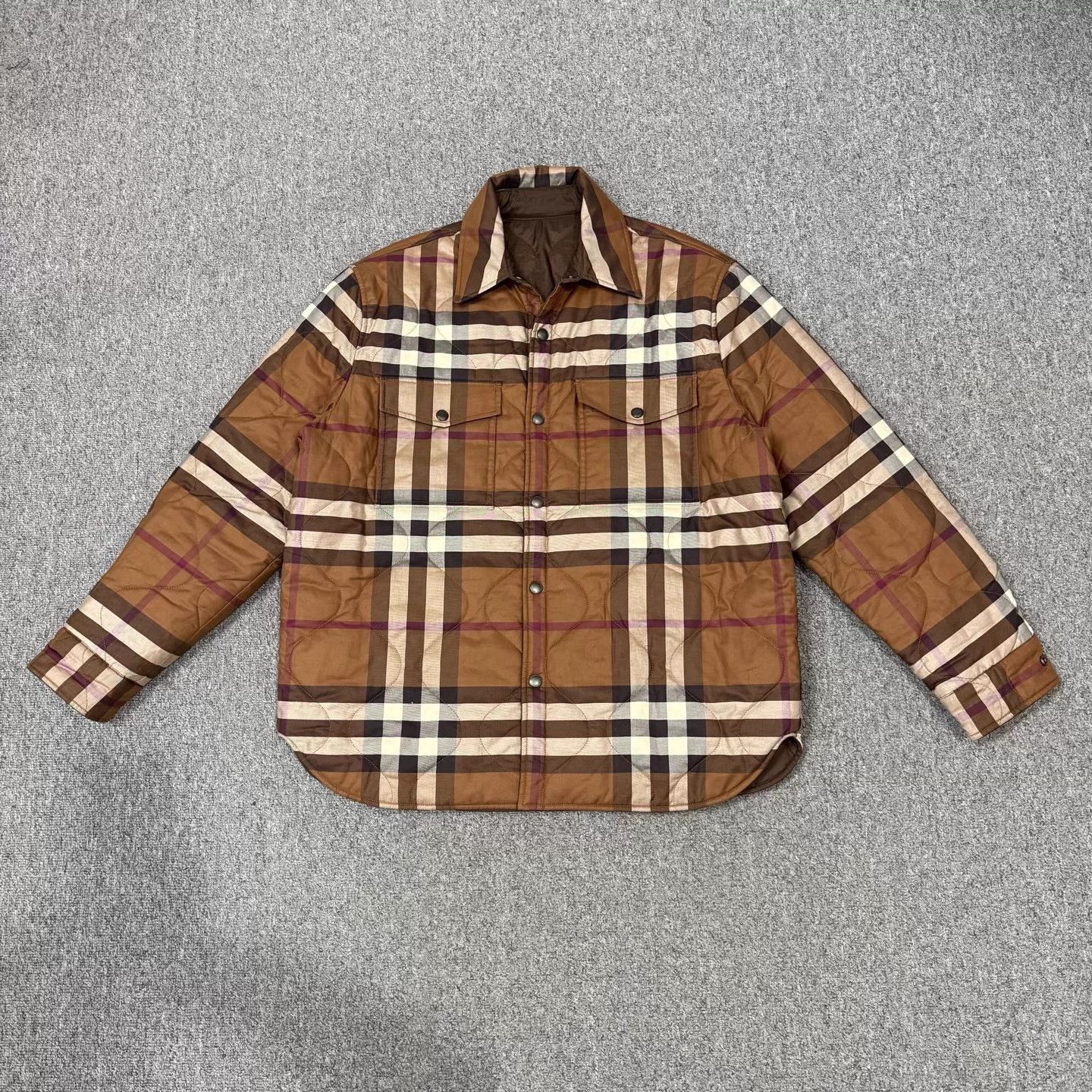 Burberry Burberry Check Snap Reversible Cotton Longsleeve Jacket M Size M / US 6-8 / IT 42-44 - 1 Thumbnail