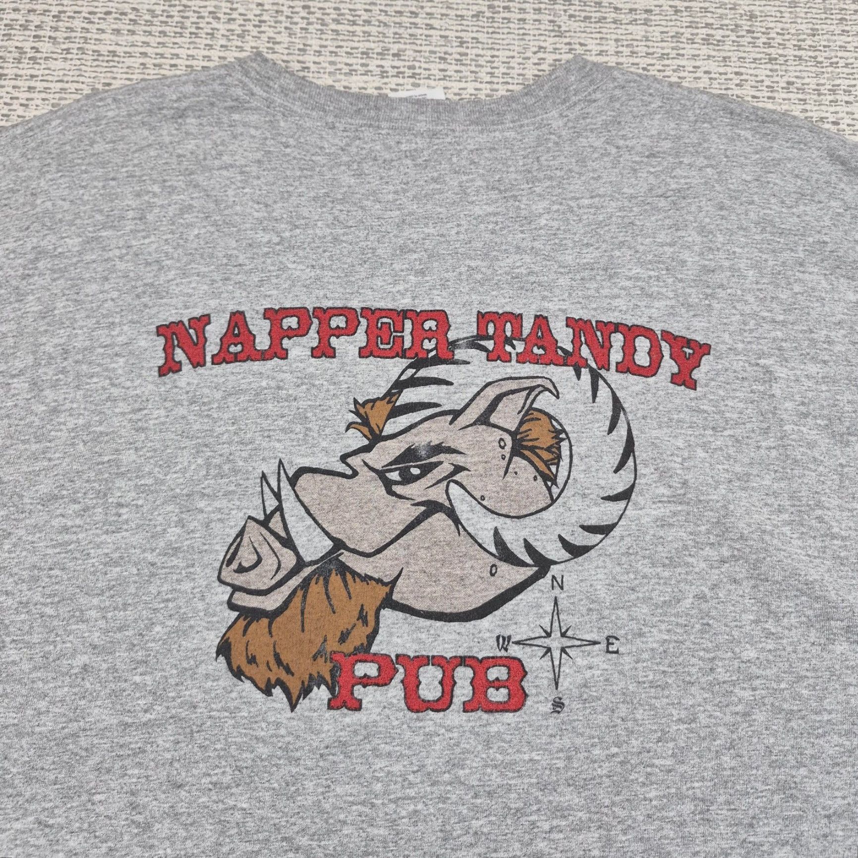 Gildan Napper Tandy Pub Shirt Mens XL Gray Gildan Pocket Bar Beer Graphic Tee Size US XL / EU 56 / 4 - 2 Thumbnail
