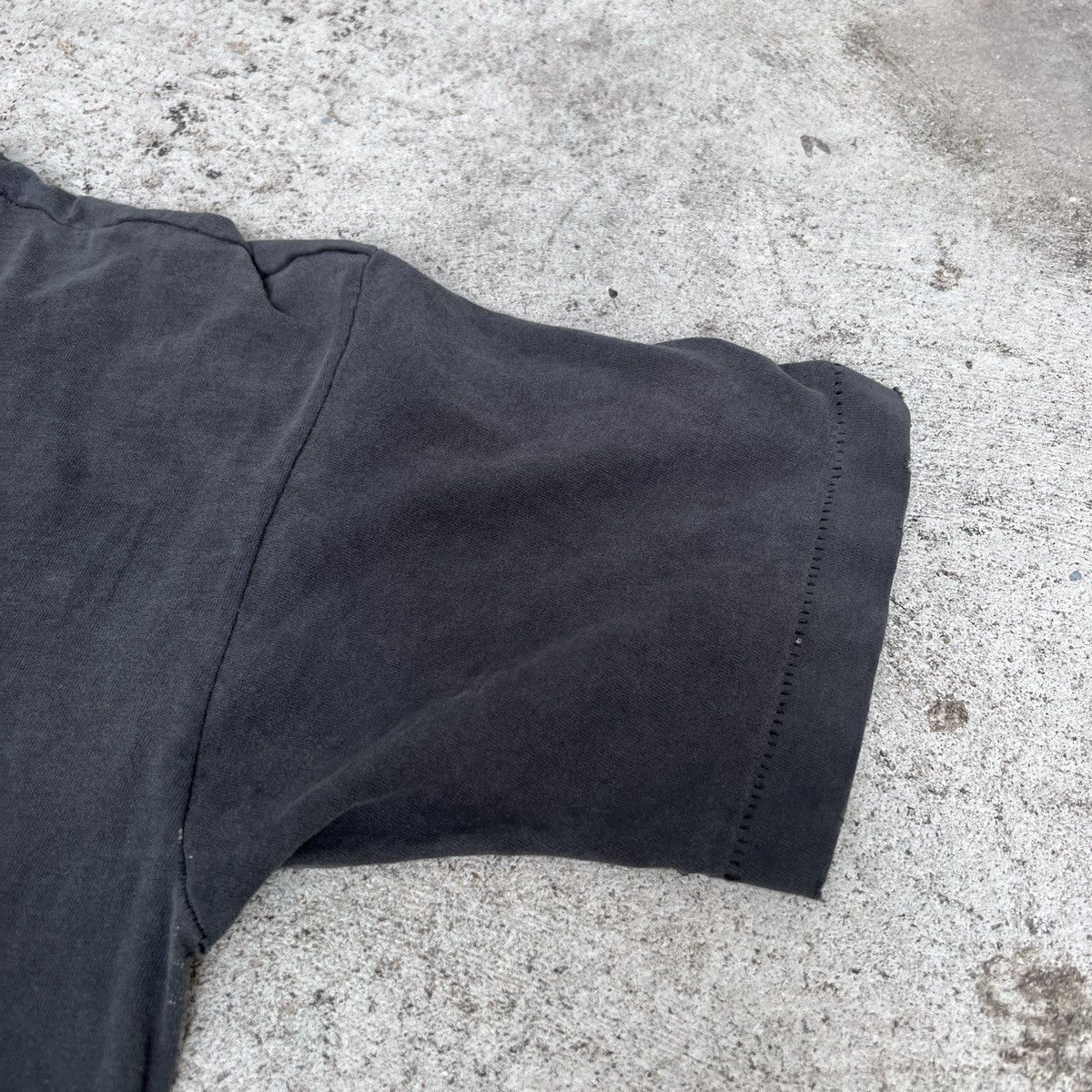 Vintage Vintage 90s ISN'T GOD THE GREATEST JESUS Tee Thrashed Faded Size US L / EU 52-54 / 3 - 20 Thumbnail