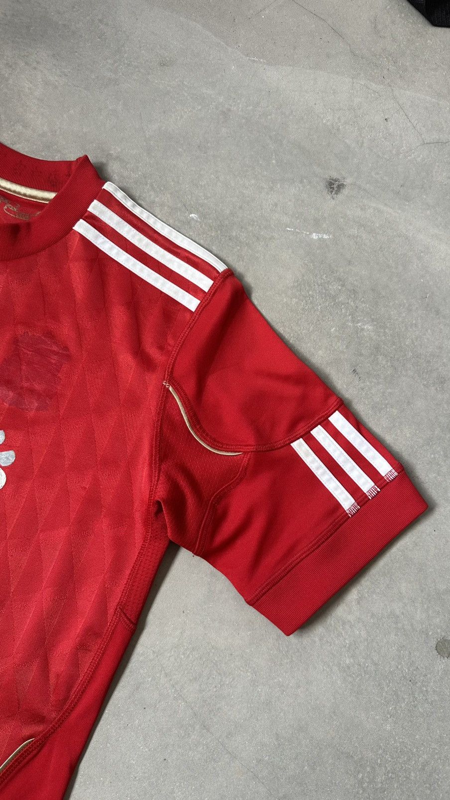 Adidas LIVERPOOL 2010 HOME JERSEY Size US M / EU 48-50 / 2 - 4 Thumbnail