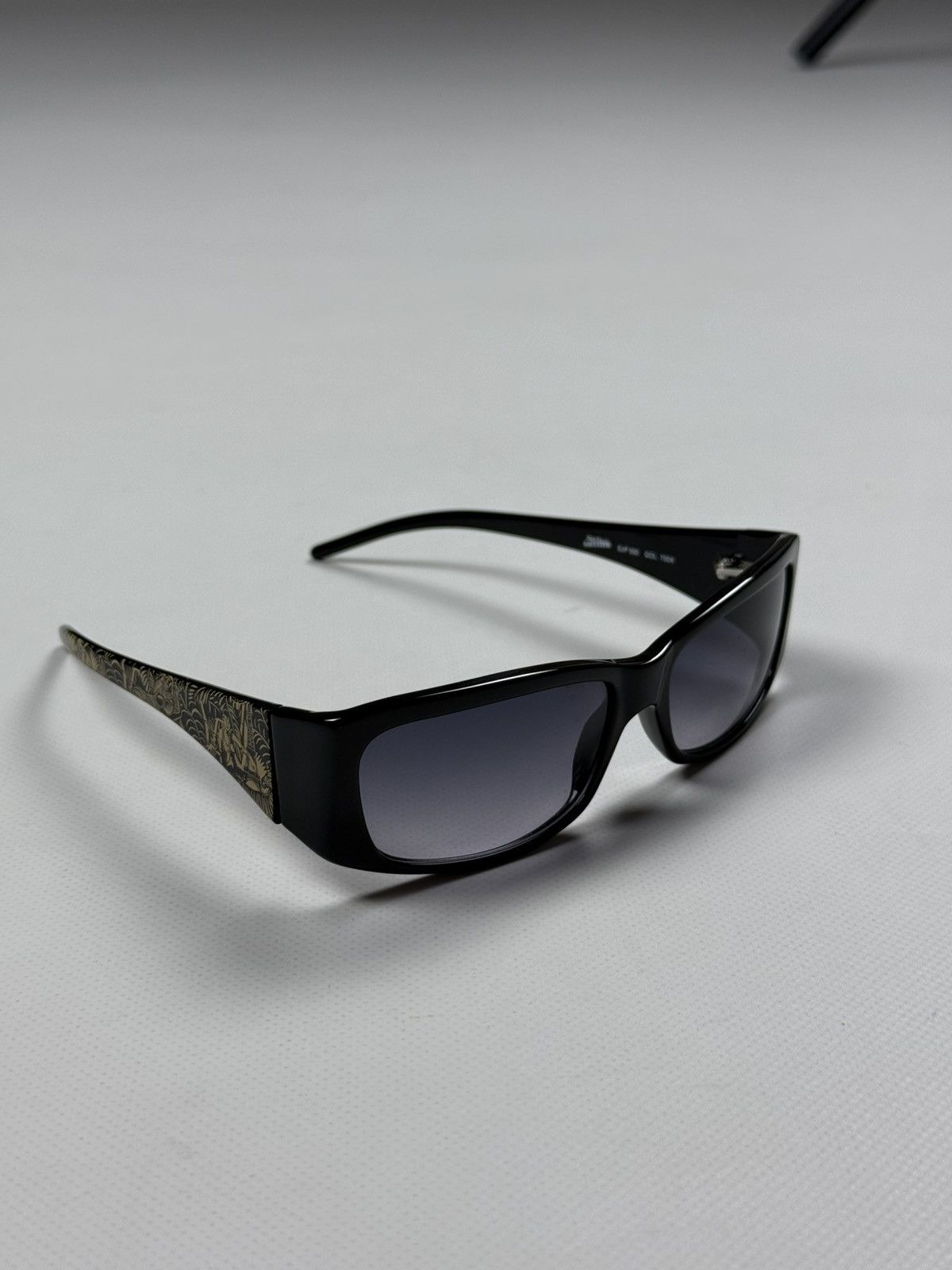 Jean Paul Gaultier Jean Paul Gaultier Unisex Hawaiian Print Sunglasses Size ONE SIZE - 1 Thumbnail