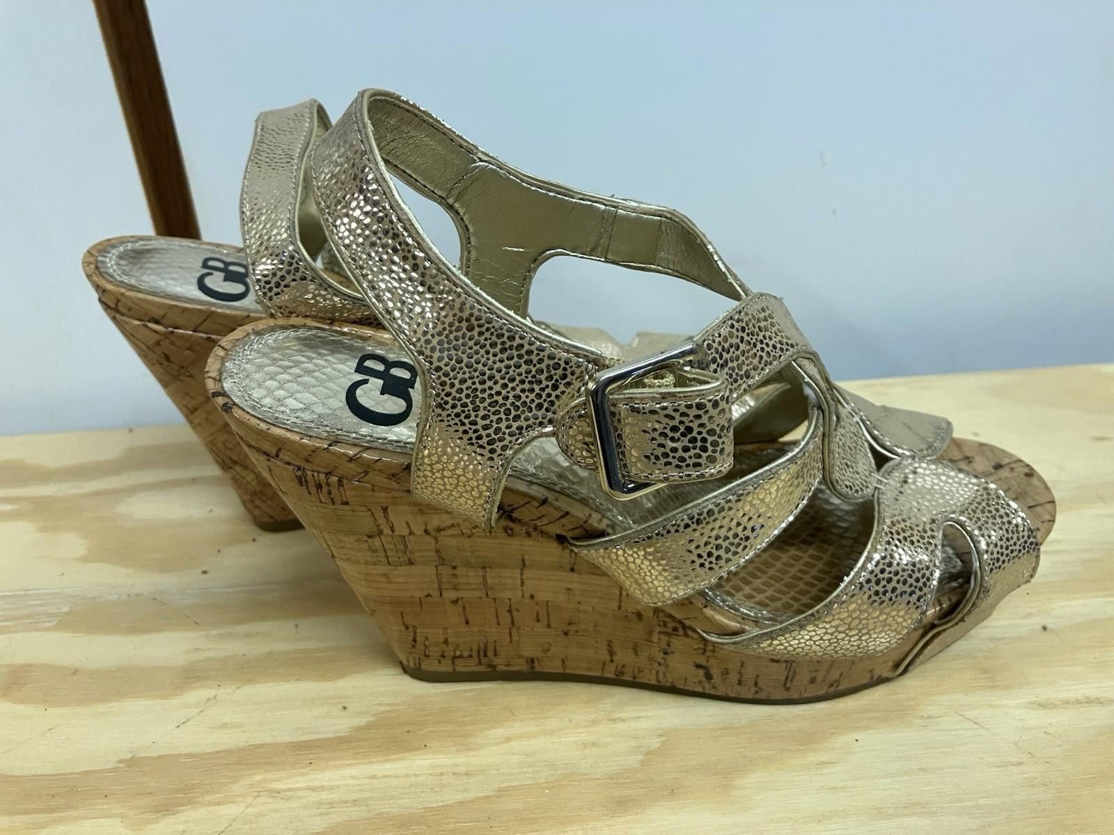 Other Gianni Bini Metallic Gold Leather Cork Wedge Sandals Size US 7 / IT 37 - 4 Thumbnail
