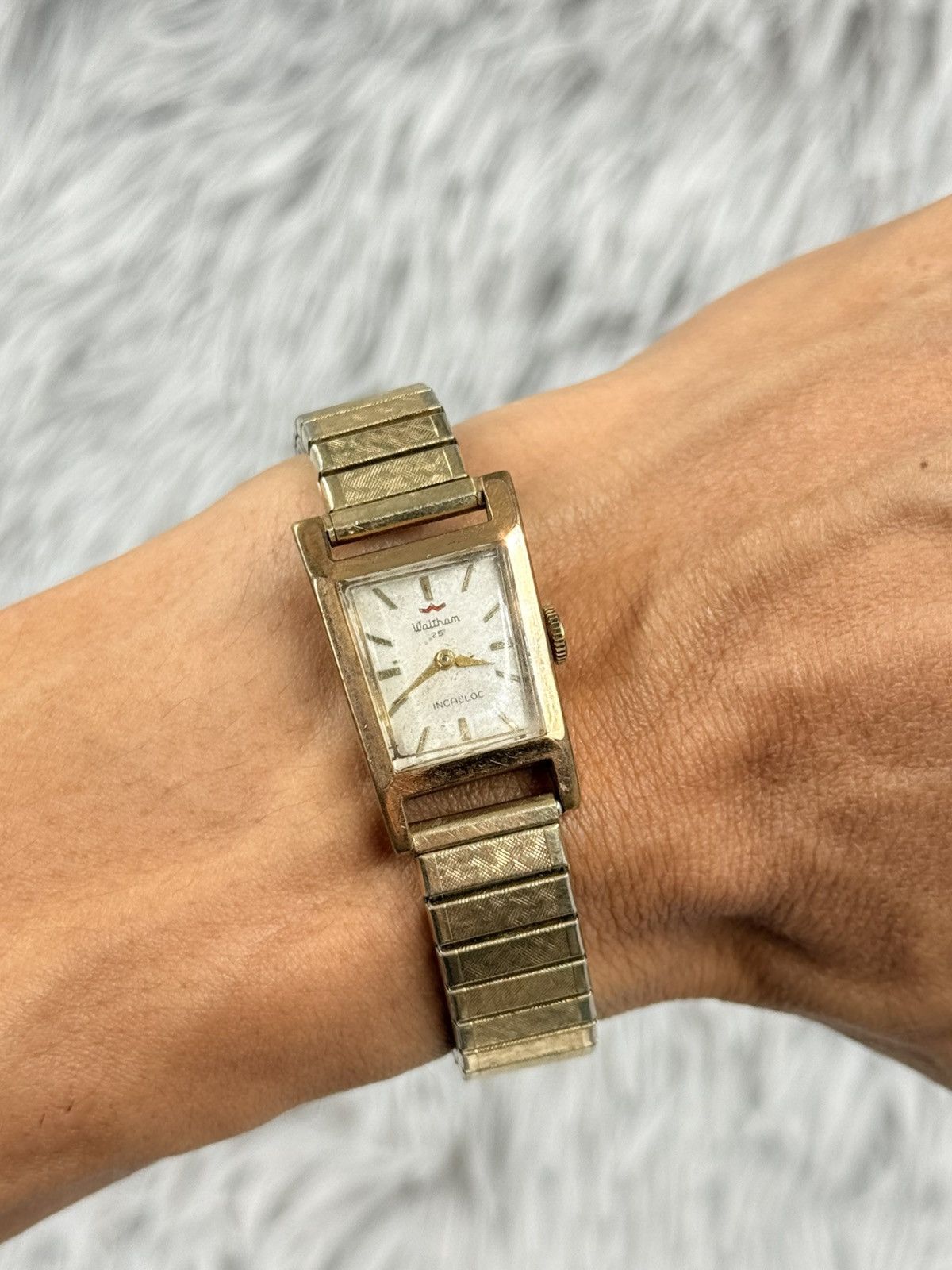 Vintage Vintage WALTHAM Incabloc Swiss Manual Unisex Watch Size ONE SIZE - 2 Thumbnail