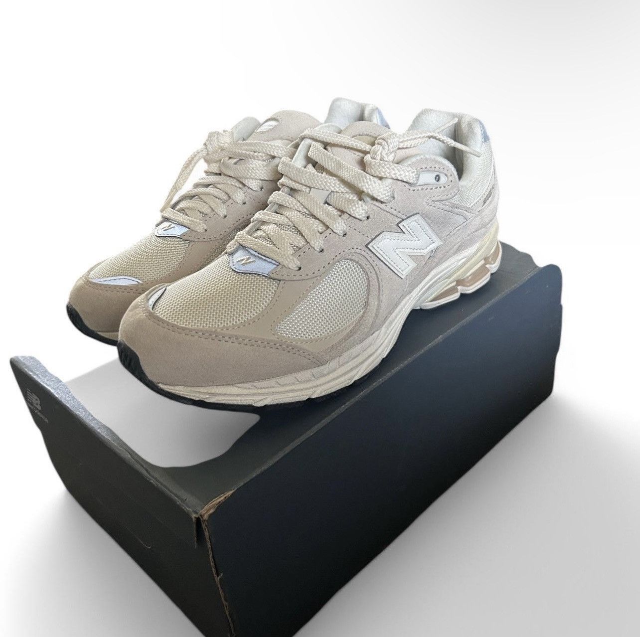 New Balance New Balance 2002R Calm Taupe Size US 9 / EU 42 - 2 Thumbnail