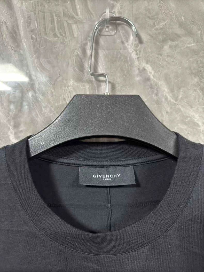 Givenchy Givenchy Givenchy Short Sleeve Graphic TShirt -2507 Size US M / EU 48-50 / 2 - 3 Thumbnail
