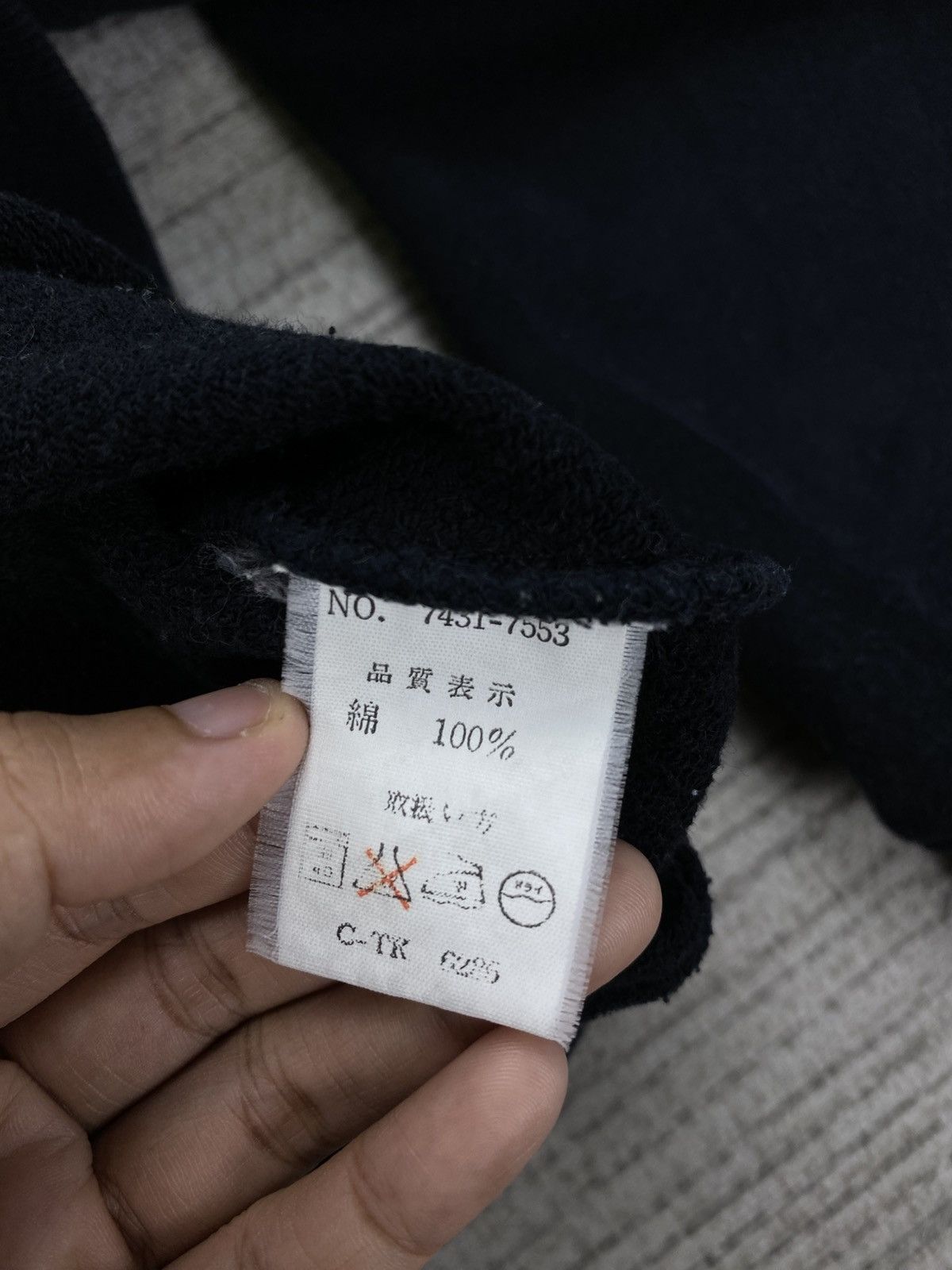 Gianni Valentino × Valentino × Vintage Vintage 90s Gianni Valentino Embroidery Logo Sweatshirt Size US M / EU 48-50 / 2 - 6 Thumbnail