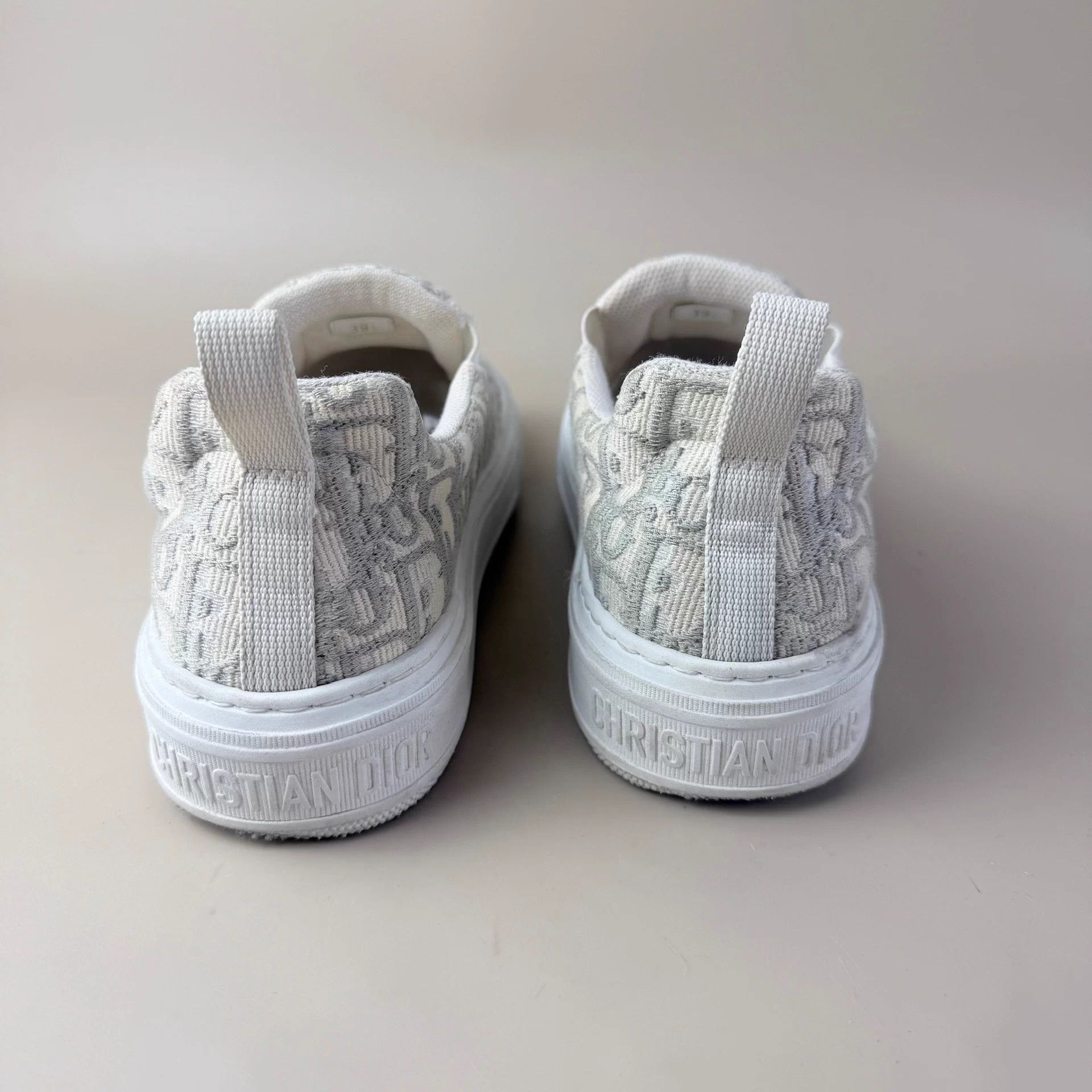 Dior Dior Gray/White DR Embroidery Allover Print Slide 39.5 Size US 8.5 / IT 38.5 - 3 Thumbnail