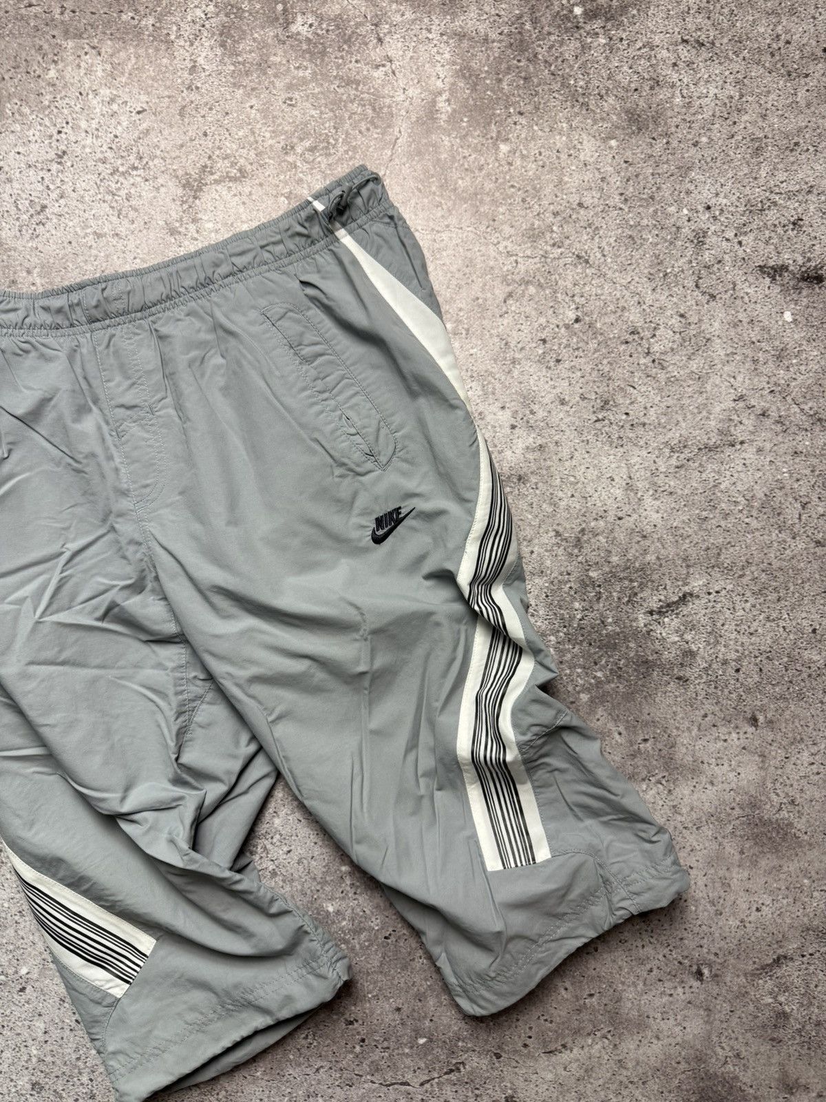 Nike × Vintage Vintage Nike 1/3 shorts hype nylon 90s Y2K Size US 32 / EU 48 - 2 Thumbnail