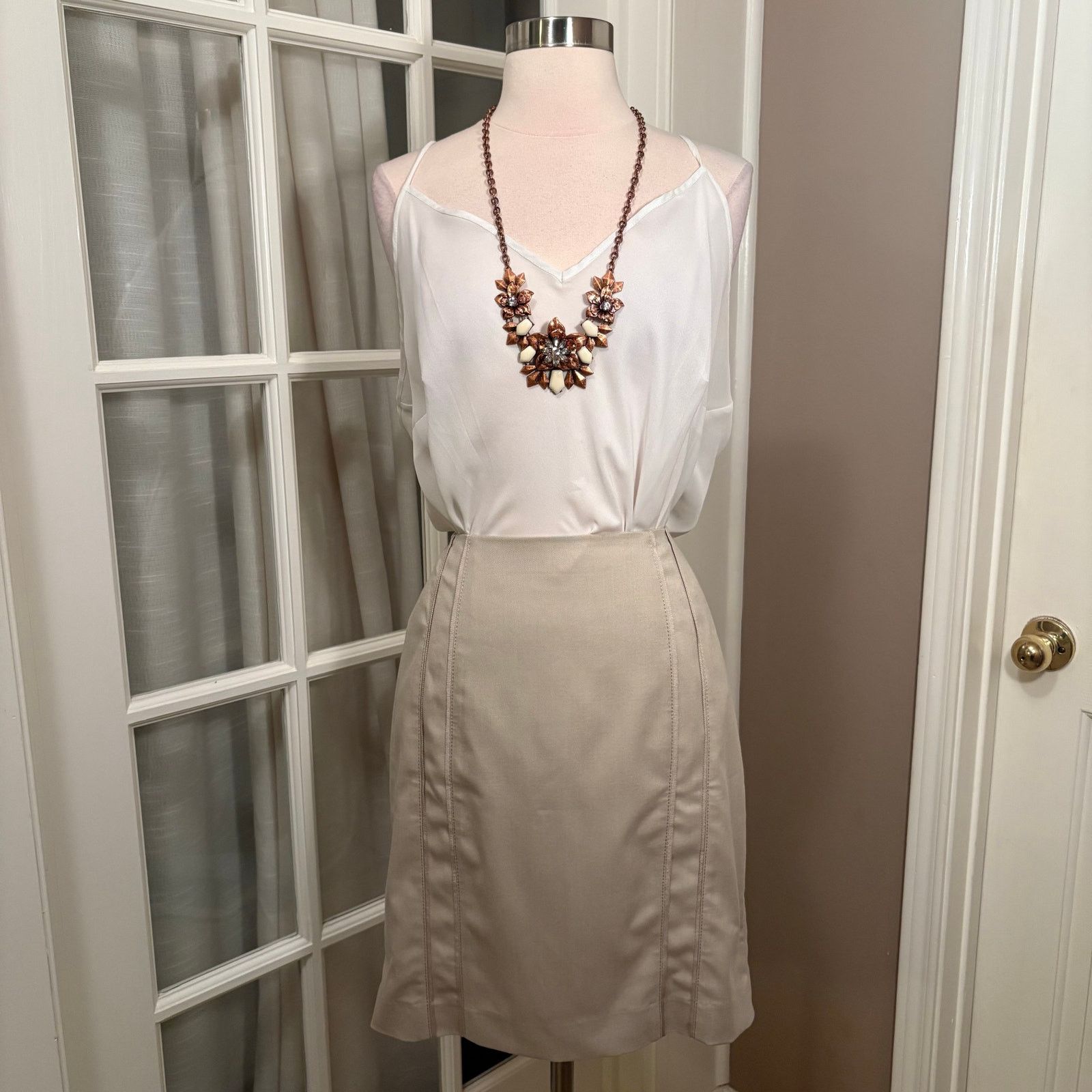 White House Black Market White House Black Market Beige Skirt Double Striping - Sz 6P Size 28" / US 6 / IT 42 - 1 Thumbnail