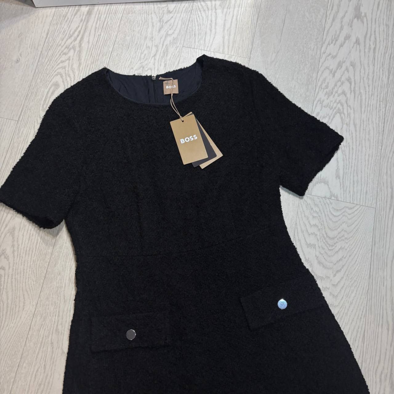 Hugo Boss NEW! Woolen short dress Hugo Boss Size: M (US 6) Size M / US 6-8 / IT 42-44 - 4 Thumbnail