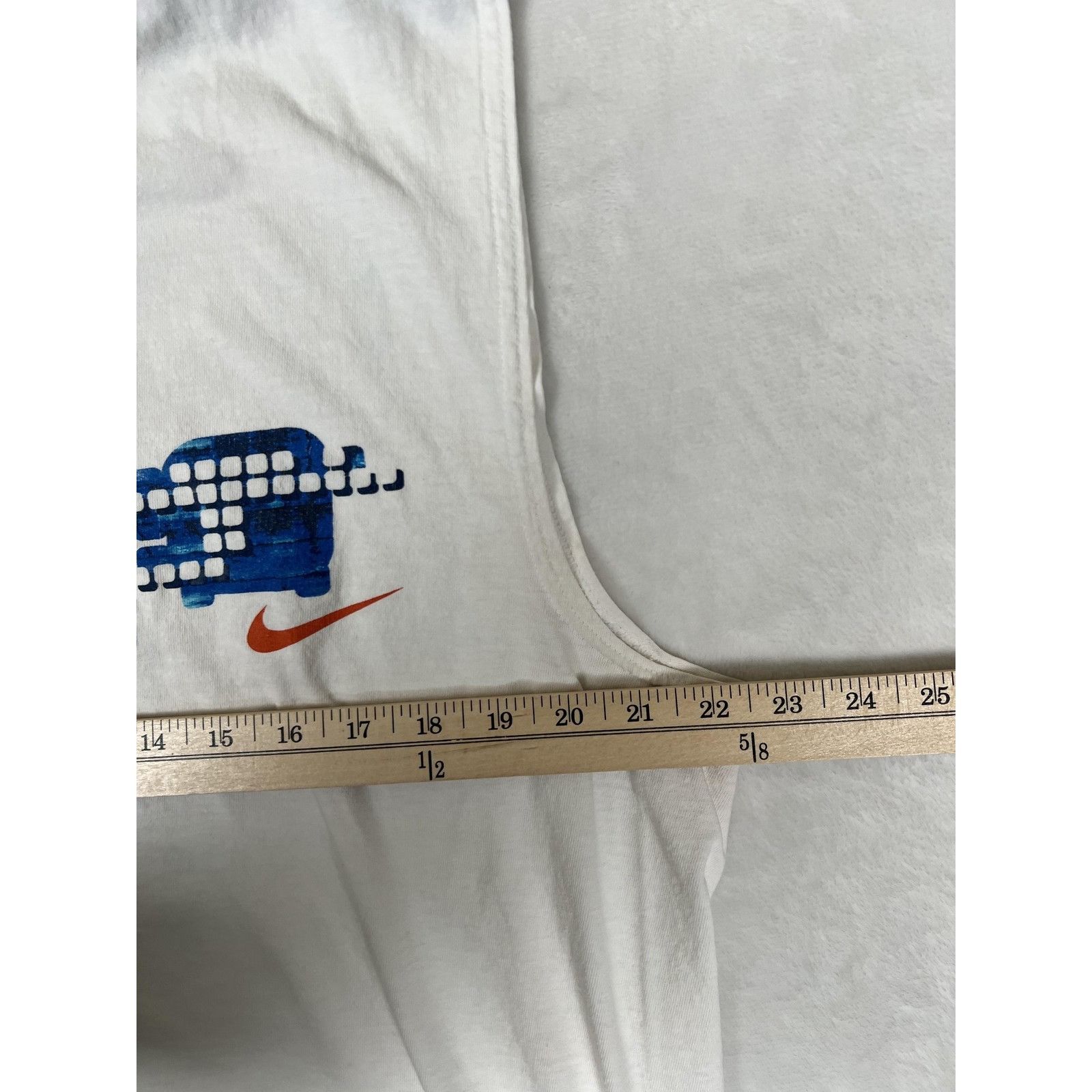 Nike VTG Nike Shirt Mens XL White Sleeveless Y2K Graphic Muscle T Size US XL / EU 56 / 4 - 8 Thumbnail