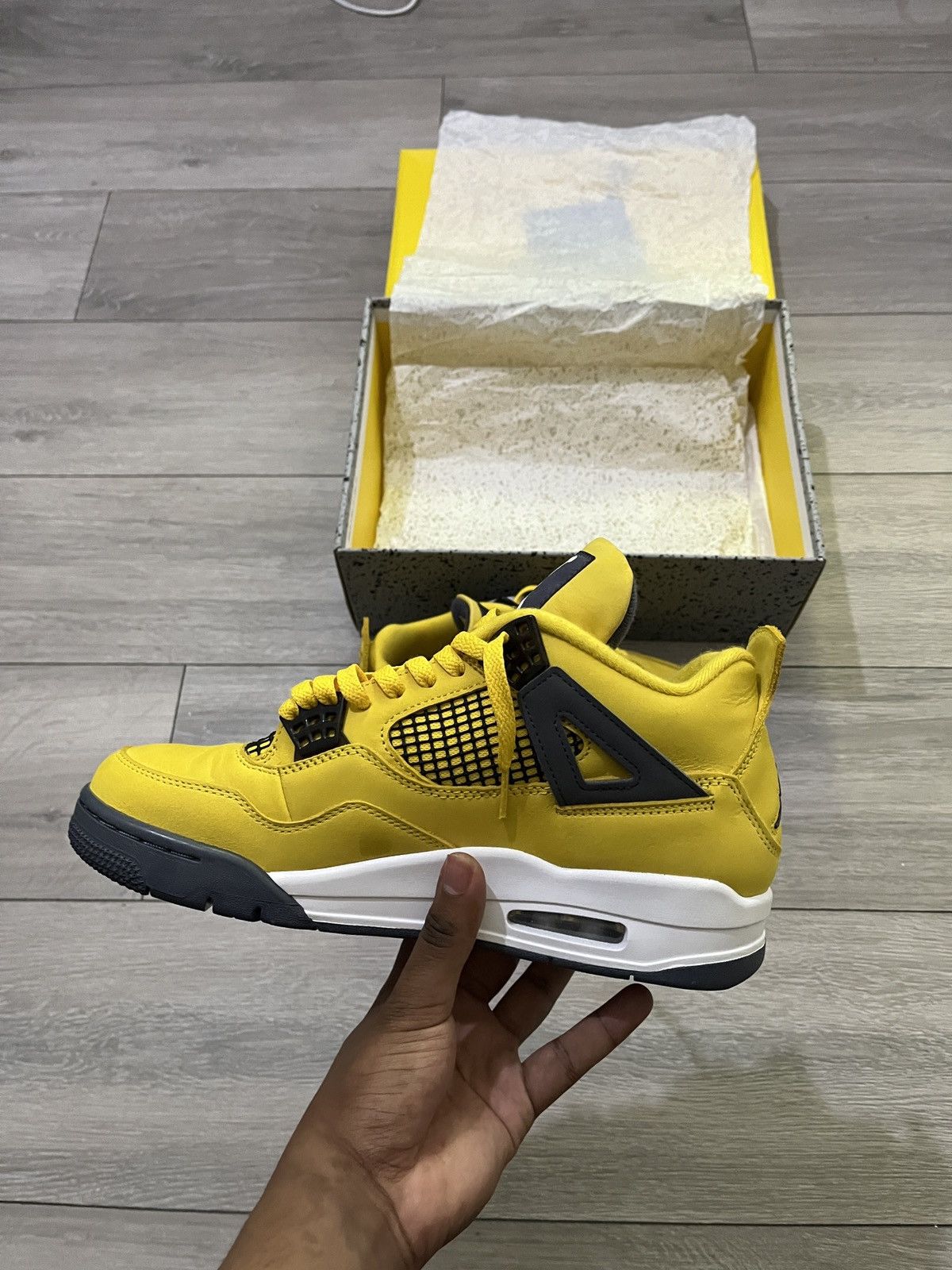 Jordan Brand × Nike Jordan 4 lightning Size US 8.5 / EU 41-42 - 1 Thumbnail