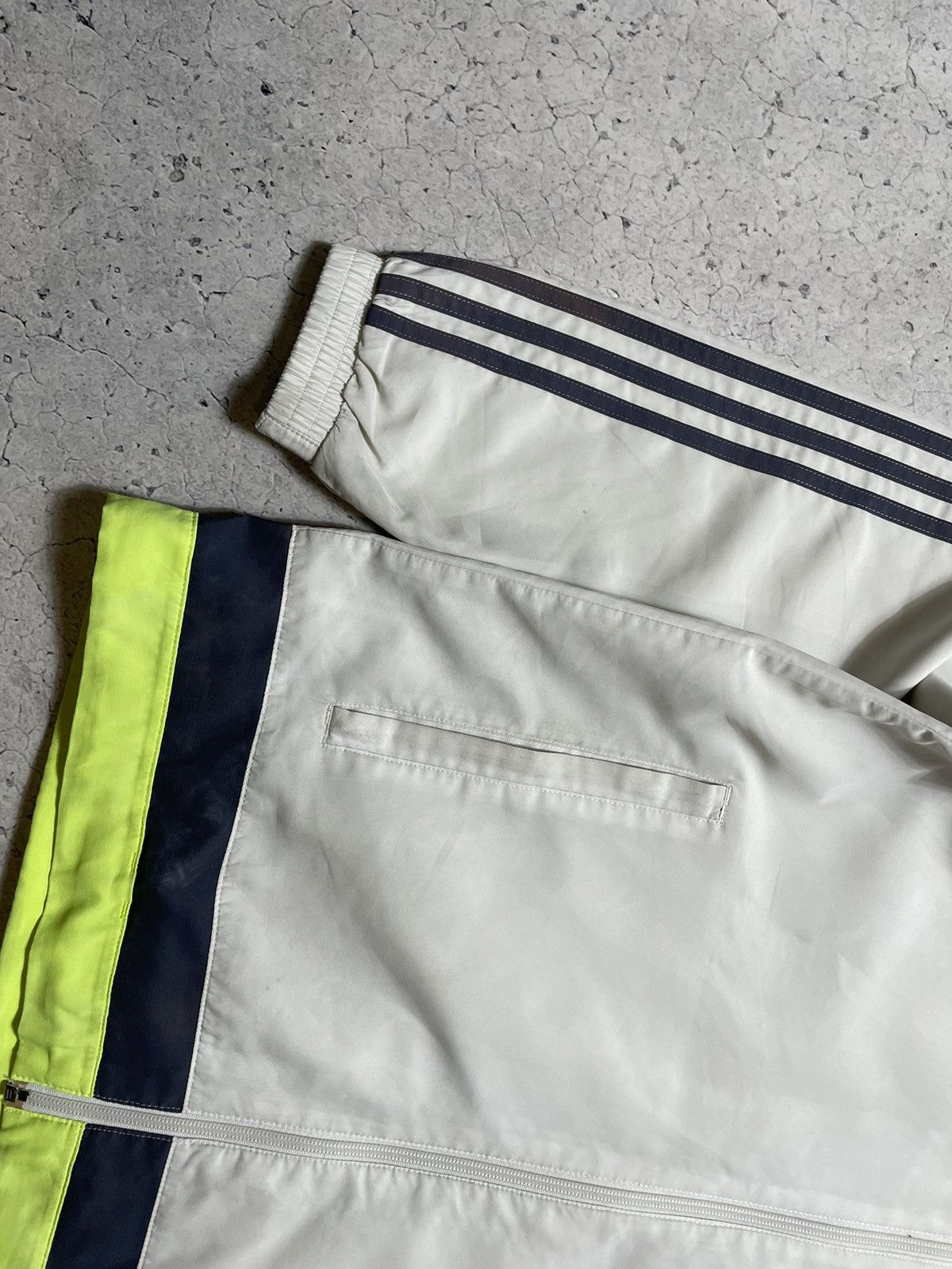 Adidas Nylon Adidas Real Madrid Blokecore Football Jacket Vintage Size US M / EU 48-50 / 2 - 3 Thumbnail