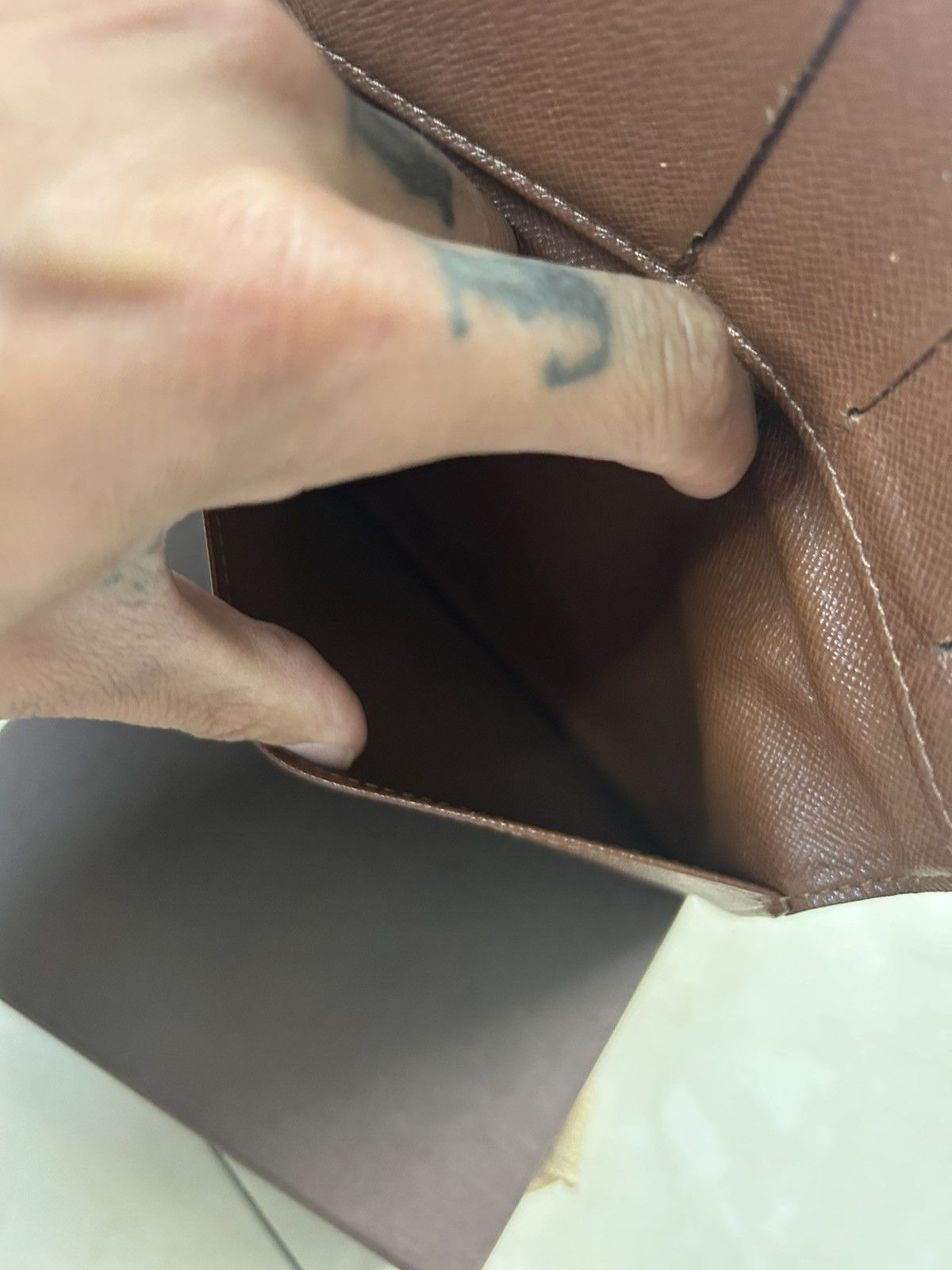 Louis Vuitton Louis Vuitton Checkbook Size ONE SIZE - 4 Thumbnail