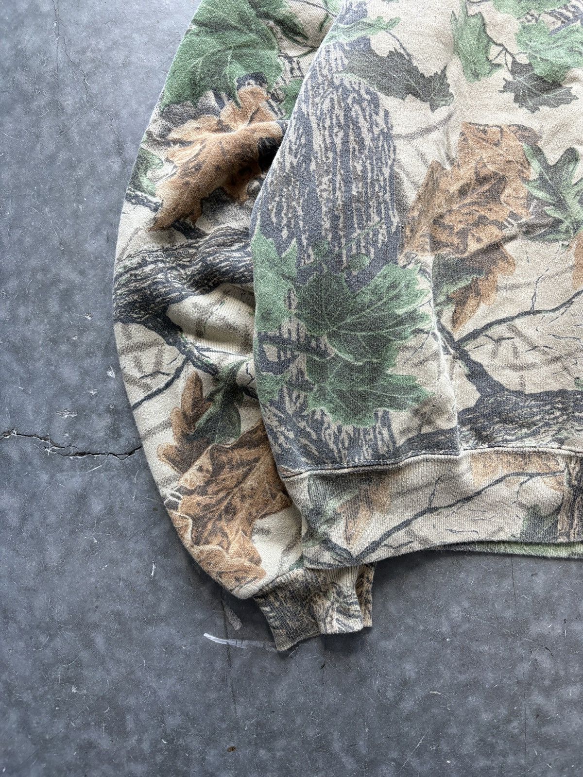 Vintage Vintage 90s Jerzees Realtree Camo Sweatshirt Boxy Fit Size US L / EU 52-54 / 3 - 4 Thumbnail