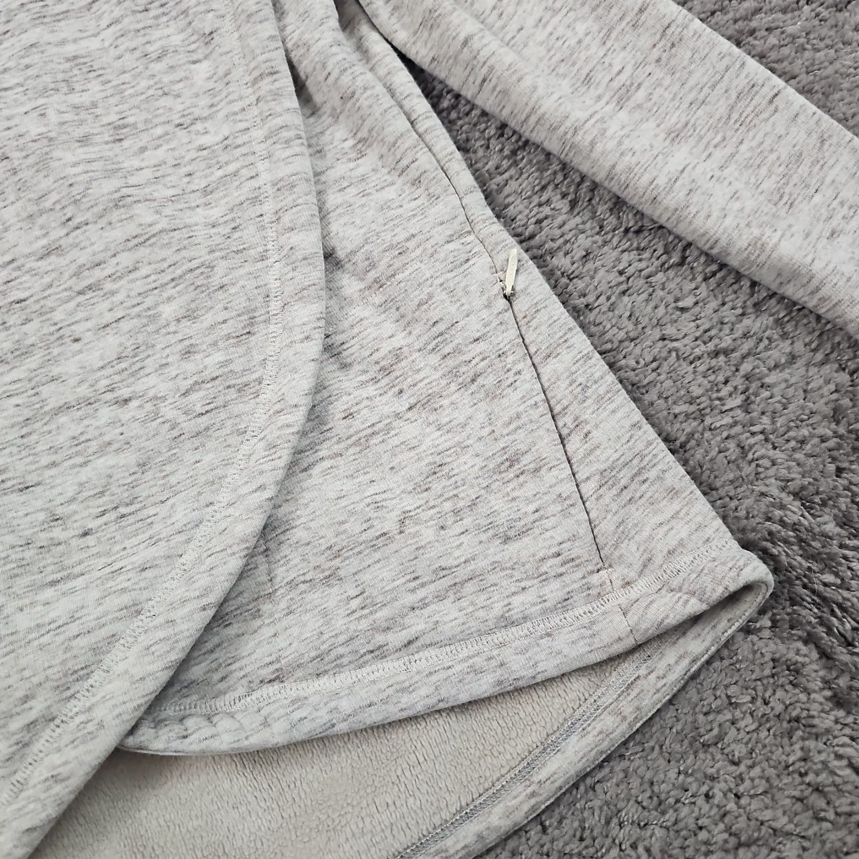 Athleta Athleta Sweater Womens 2XS Beige Knit Cozy Karma Asymmetrical Stretch Casual Size XXS / US 00 / IT 34 - 3 Thumbnail