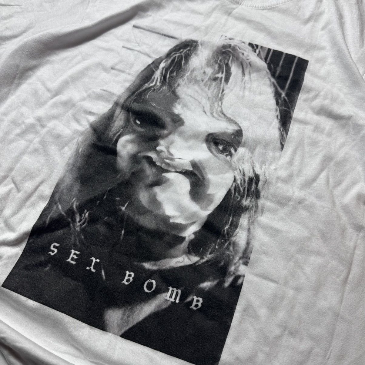 Undercover undercover type t shirt sex bomb erd raf simons type Size US L / EU 52-54 / 3 - 4 Thumbnail