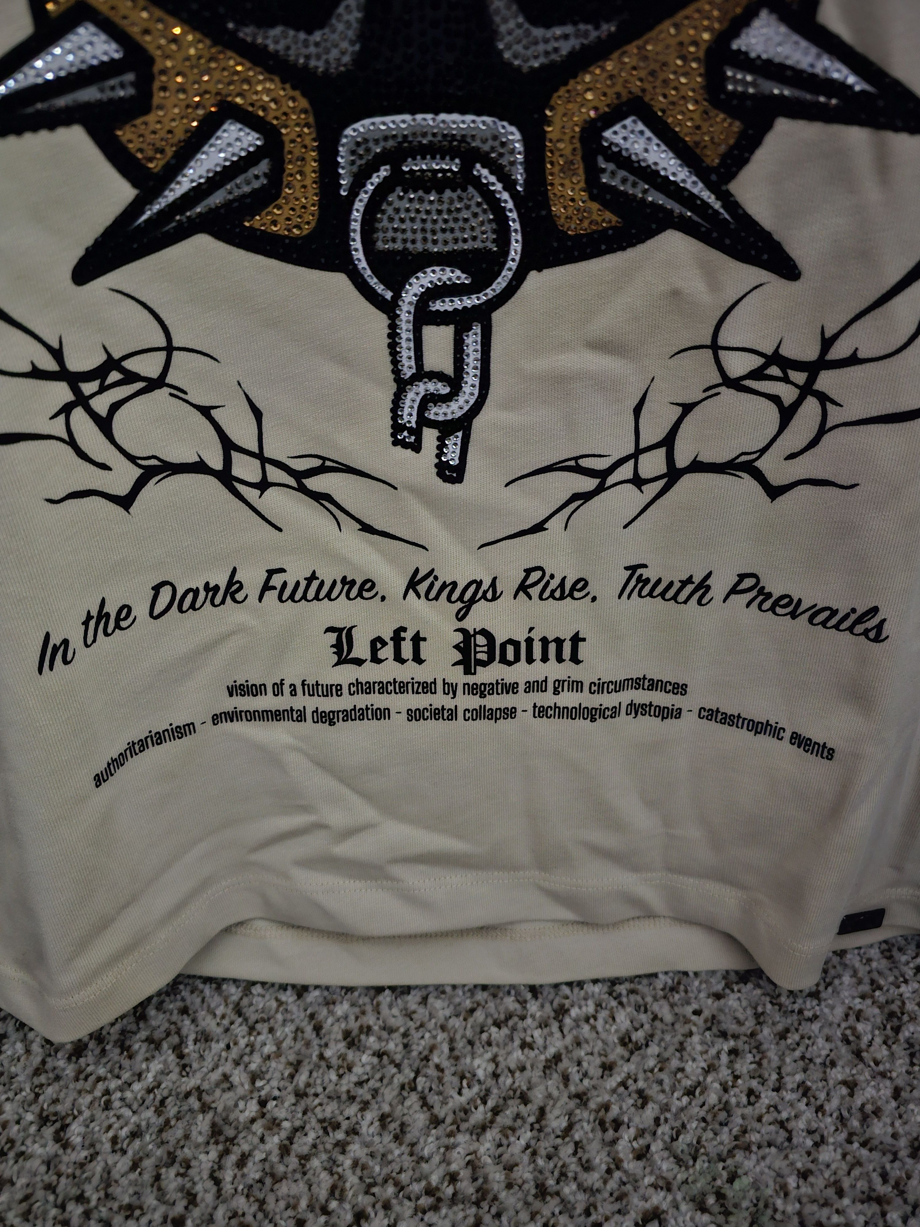 Other Left Point Graphic T-shirt Size US XL / EU 56 / 4 - 4 Thumbnail
