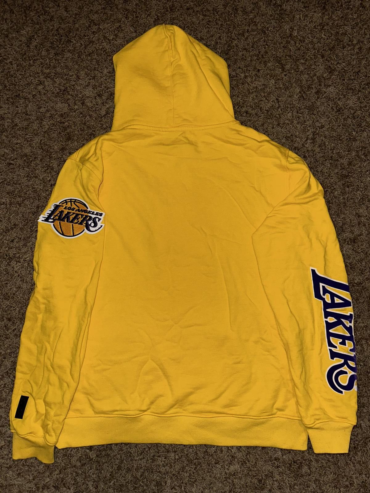 Standard Issue NBA Los Angeles Lakers Men’s Classic Chenille PO Hoodie Size US XL / EU 56 / 4 - 8 Thumbnail