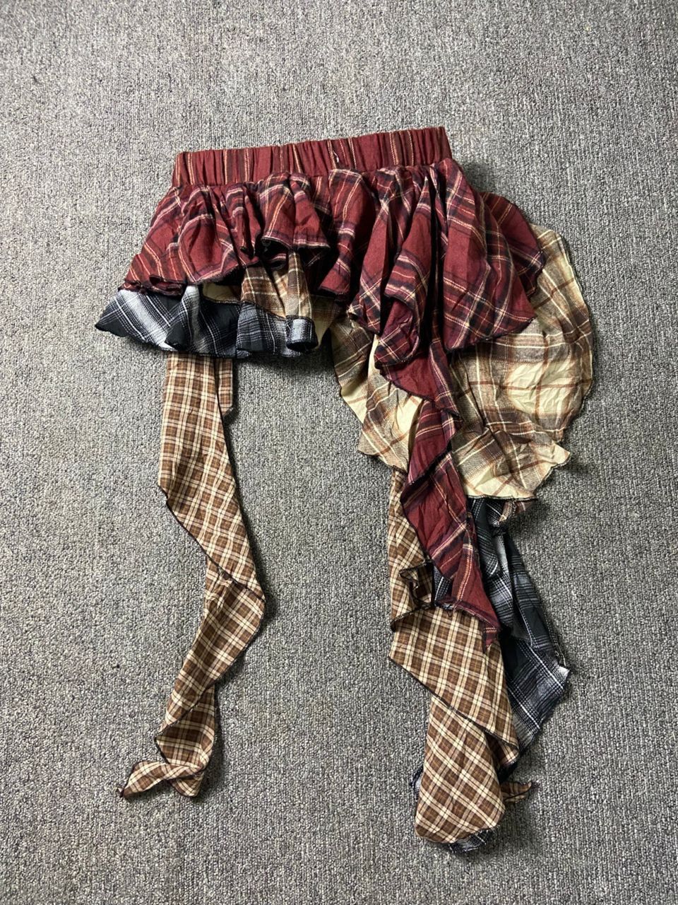 Shein SHEIN Icon Asymmetrical Ruffles Plaid Mini Skirt (201) Size 26" / US 2 / IT 38 - 5 Thumbnail