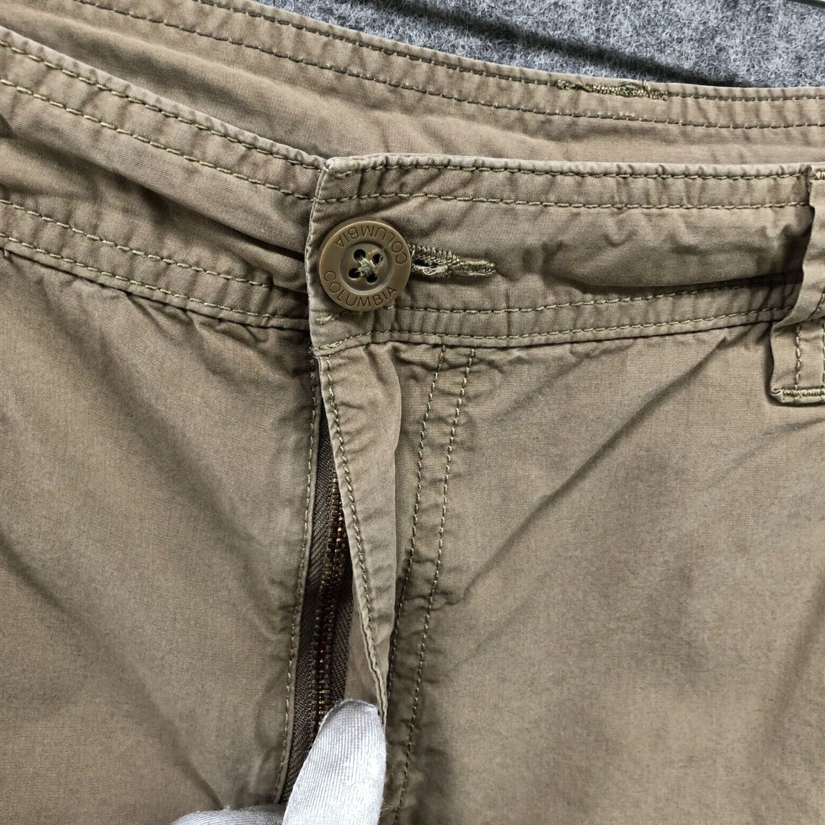 Vintage Columbia Cargo Shorts Mens 40x8 Tan Khaki Lightweight Outdoors Hiking Utility Shorts Size US 40 / EU 56 - 3 Thumbnail