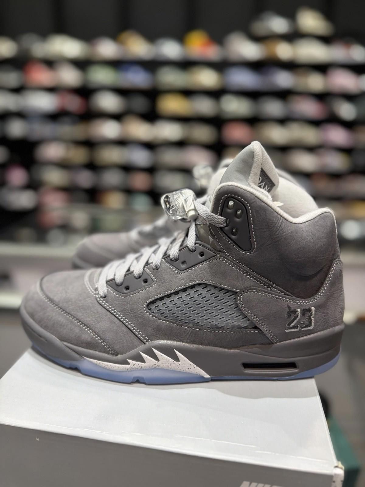 Jordan Brand Jordan Air Jordan 5 Retro DD0587-002 Wolf Grey Nubuck (12) Size US 12 / EU 45 - 5 Thumbnail