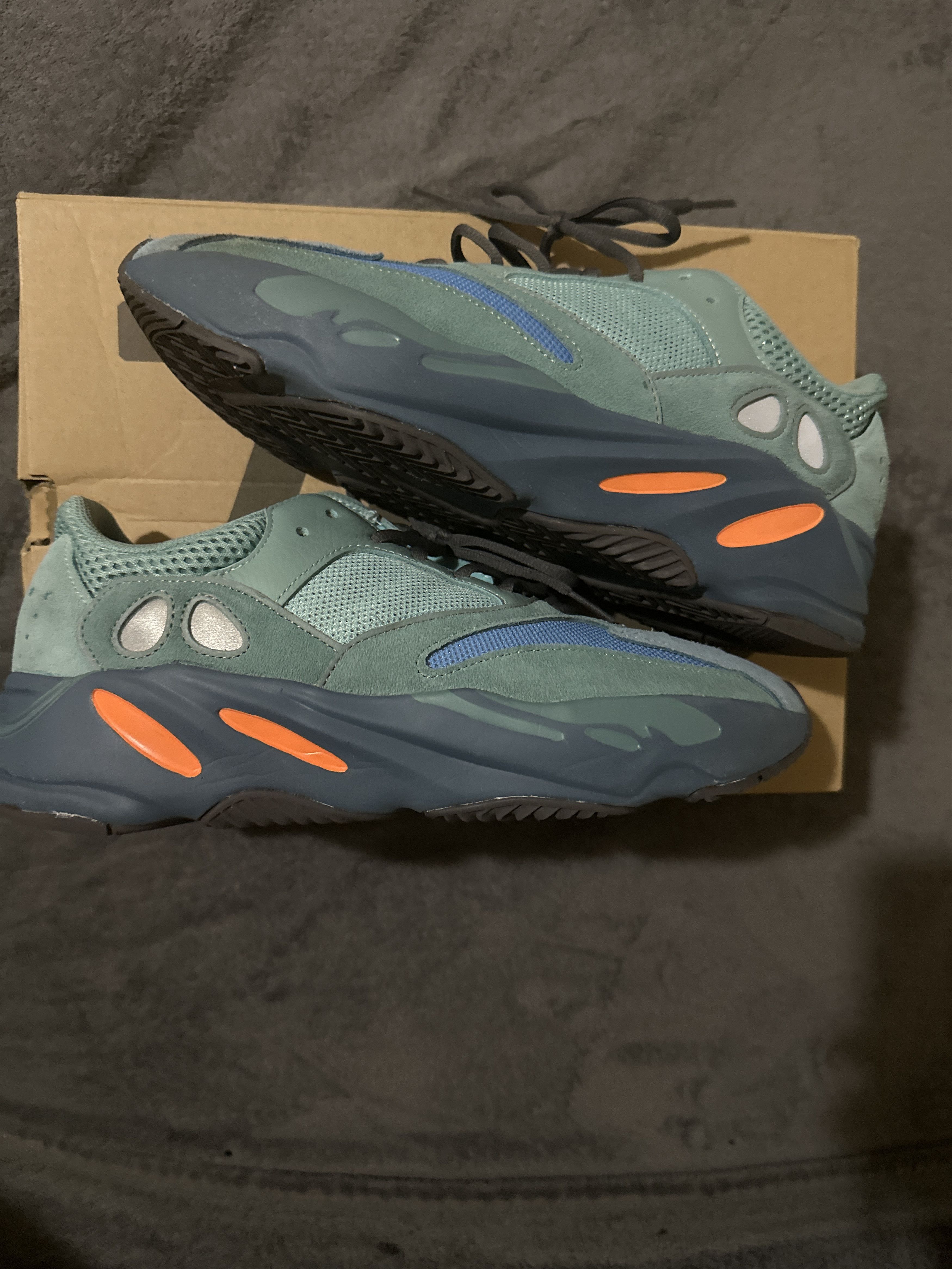 Yeezy Yeezy boost 700 Size US 11 / EU 44 - 4 Thumbnail