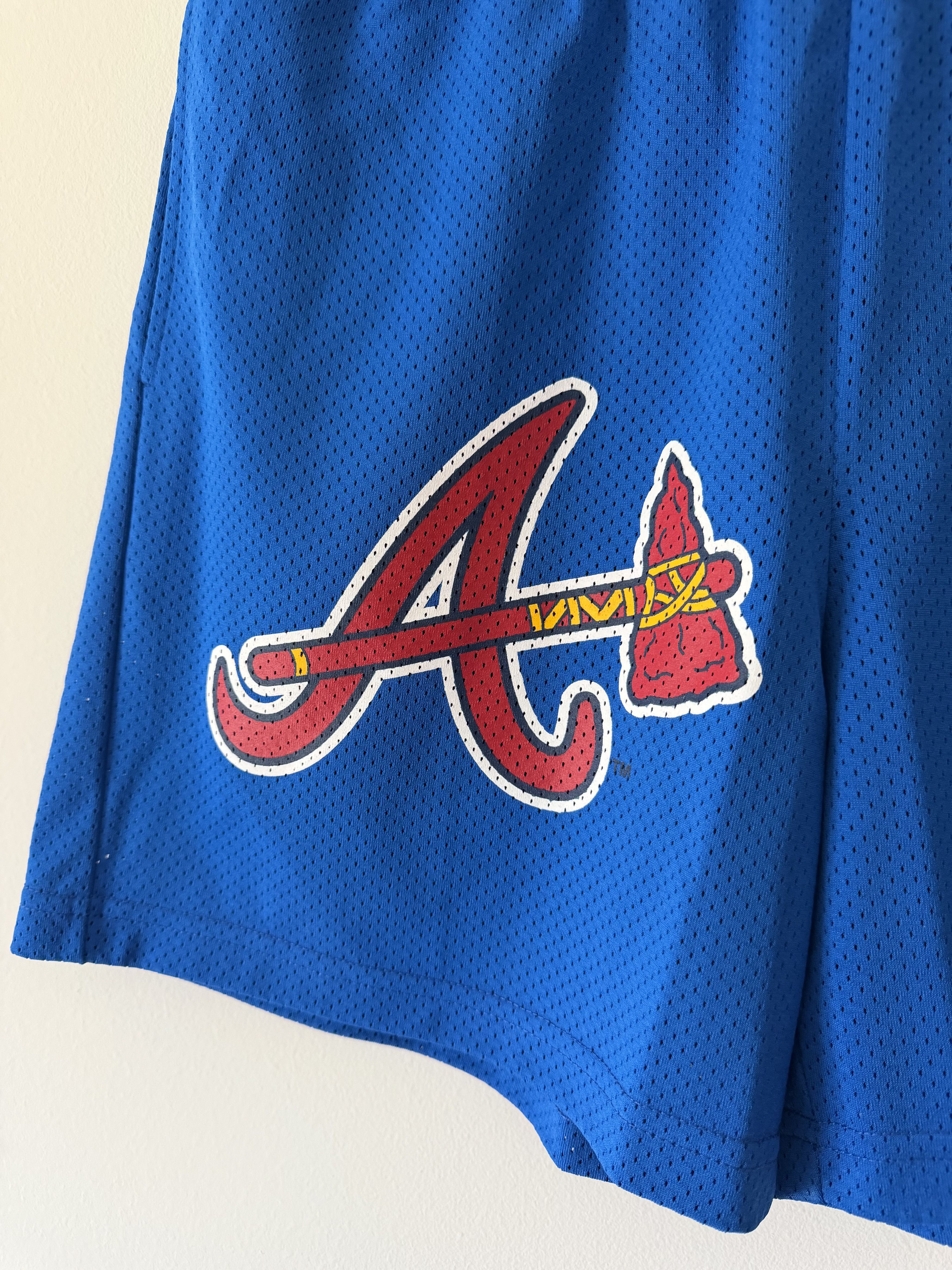 Eric Emanuel × MLB Eric Emanuel EE Basic Atlanta Braves Shorts in Blue Size US 32 / EU 48 - 2 Thumbnail