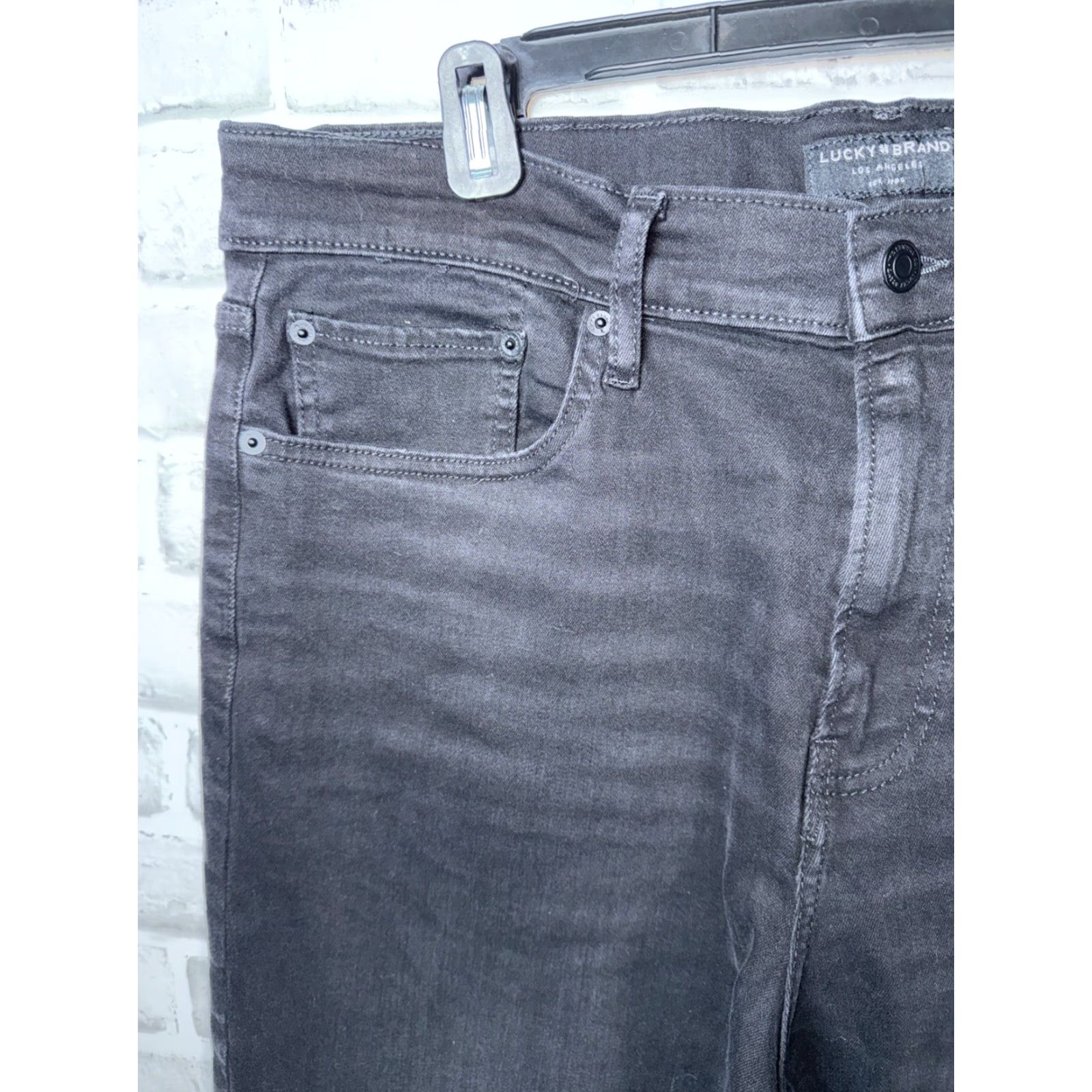 Lucky Brand Lucky Brand 410 Athletic Slim Straight Jeans Mens 36 x 30 Black Denim 5-Pocket Modern Fit 2010s Size US 36 / EU 52 - 3 Thumbnail