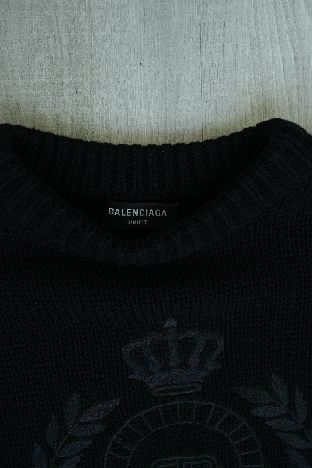 Balenciaga Balenciaga Oversized Crest Knit Sweater Size US S / EU 44-46 / 1 - 4 Thumbnail