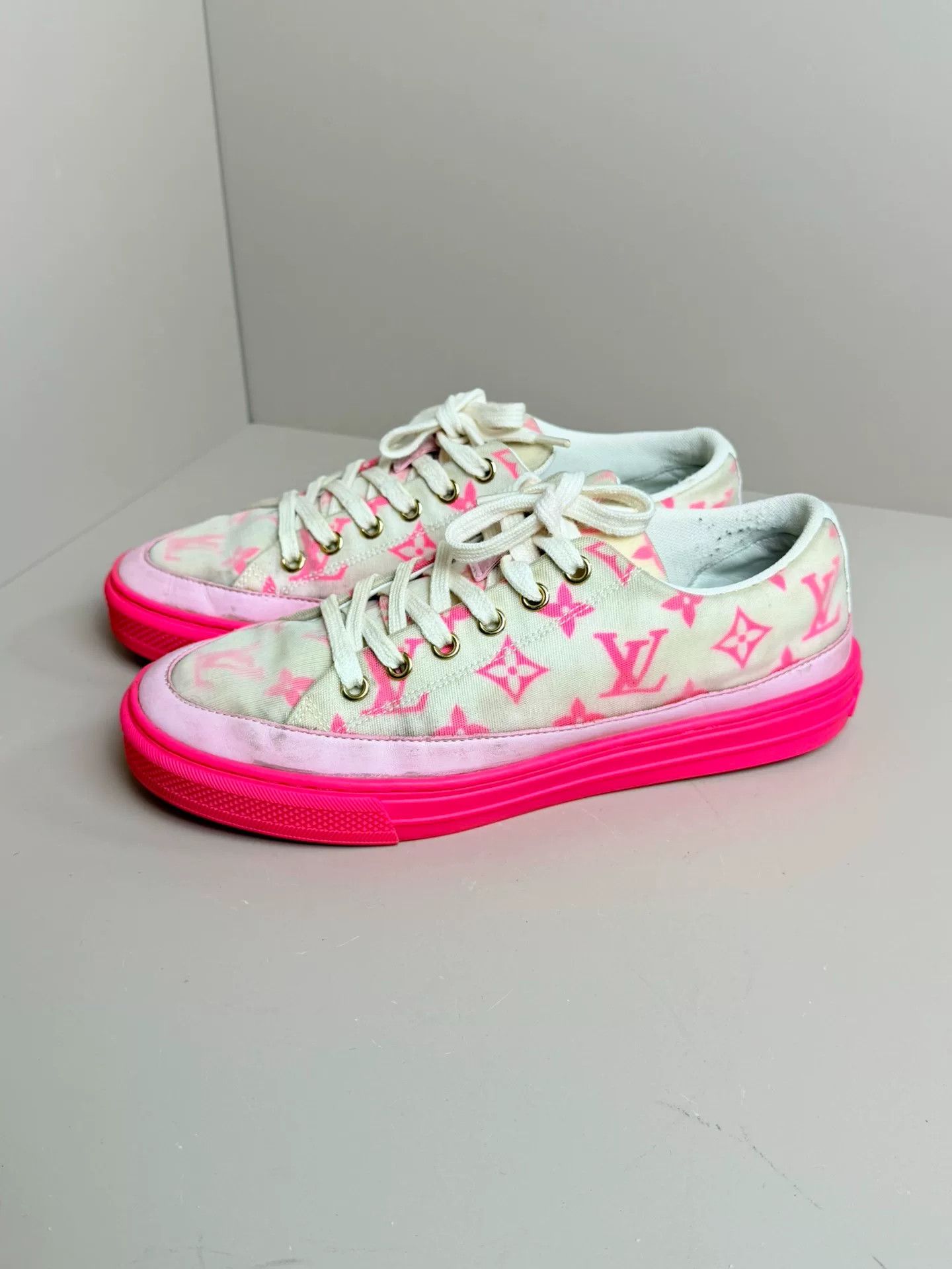 Louis Vuitton Louis Vuitton Pink Lowtop Sneakers us_7 Women Size US 7 / IT 37 - 1 Thumbnail