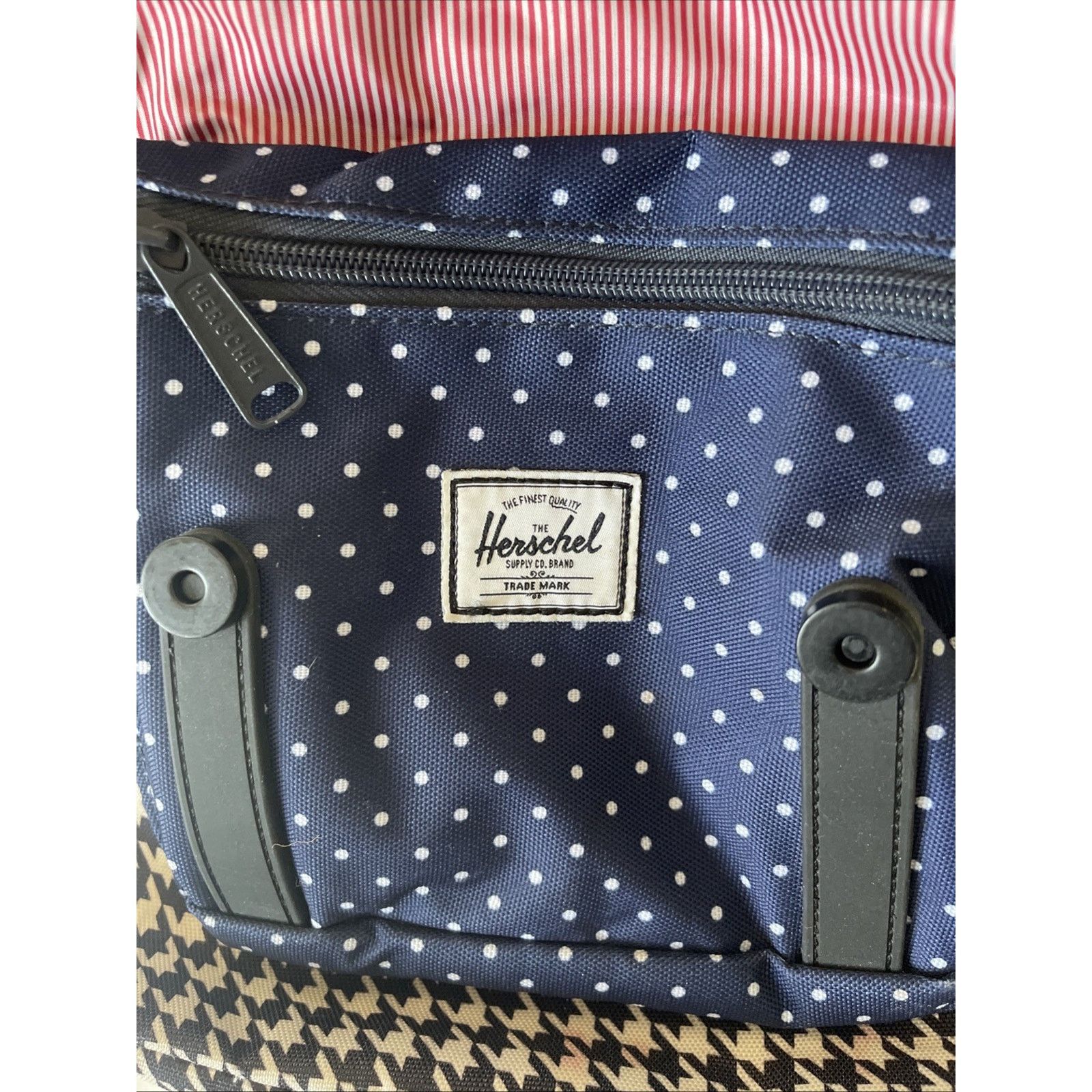 Herschel Supply Co. Herschel Backpack - Laptop Case- Black/ White Exterior-EUC Size ONE SIZE - 11 Thumbnail