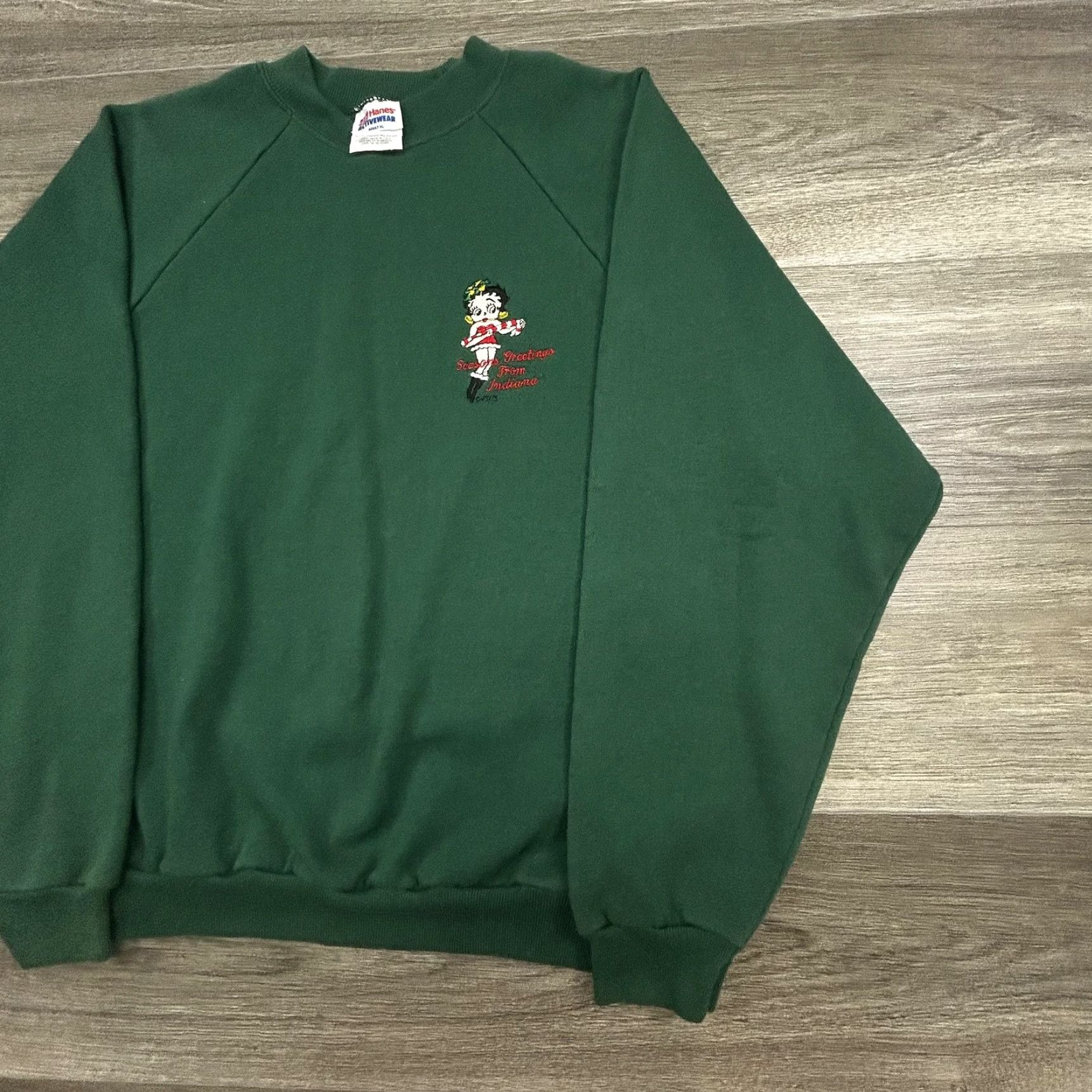 Hanes VINTAGE Hanes Christmas Betty Boop Sweatshirt Mens XL Green Raglan Crew Neck Pullover Graphic Print 90s Hanes Activewear Size US XL / EU 56 / 4 - 5 Thumbnail