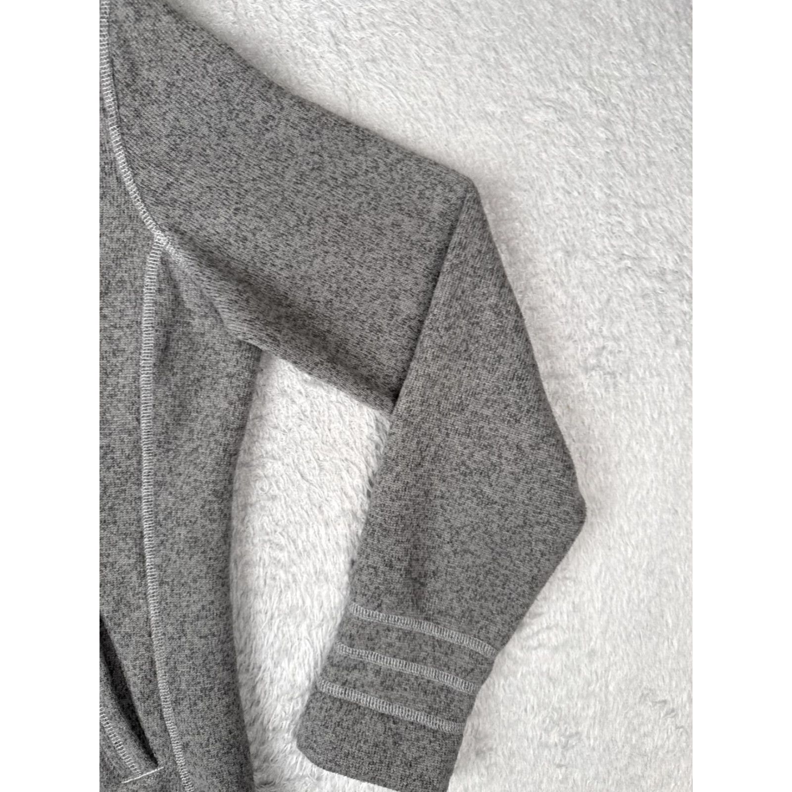 The North Face The North Face Fleece Jacket Womens L Gray Full Zip Heathered Knit Casual Activewear Jacket Womens Large Gray 90s? Size L / US 10 / IT 46 - 5 Thumbnail