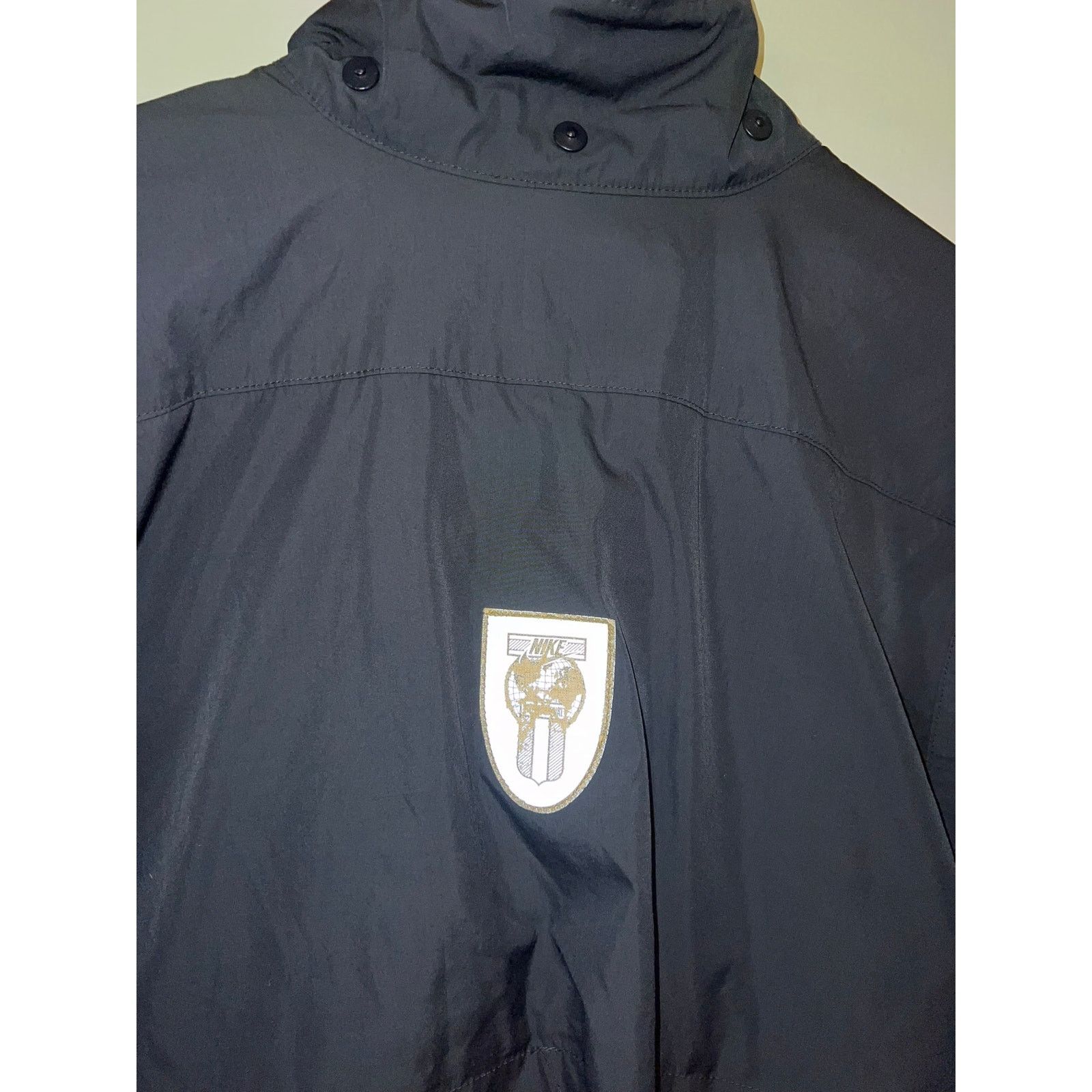 Nike Vintage Nike Windbreaker International Black Jacket VTG L Size US L / EU 52-54 / 3 - 8 Thumbnail