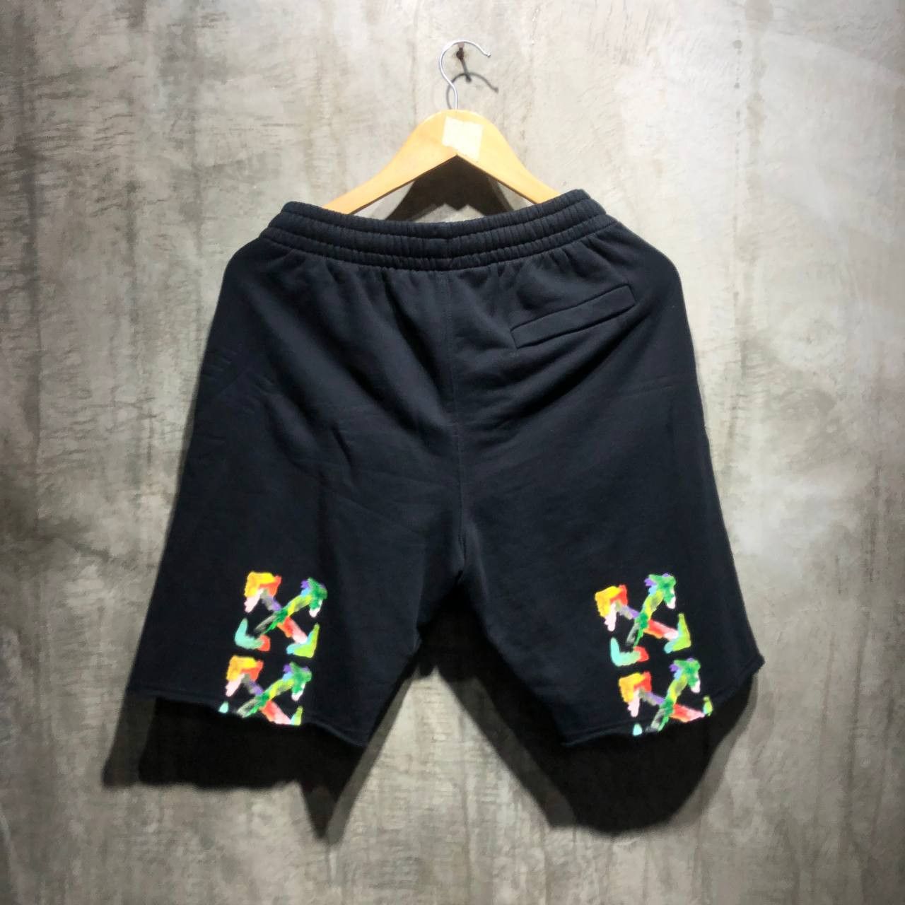 Off-White Off-White Brushed Arrows Shorts BNWT Size US 32 / EU 48 - 1 Thumbnail