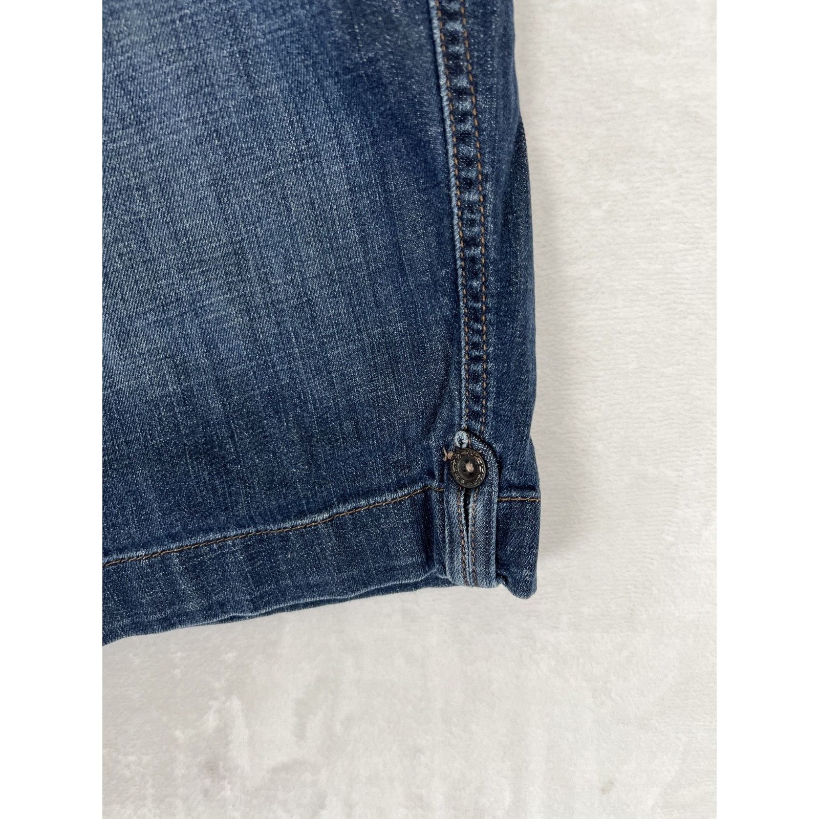 Levi's Levi’s Mid-Rise Bermuda Short Stretch Fabric Denim Women’s Size 38" / US 16 / IT 52 - 2 Thumbnail