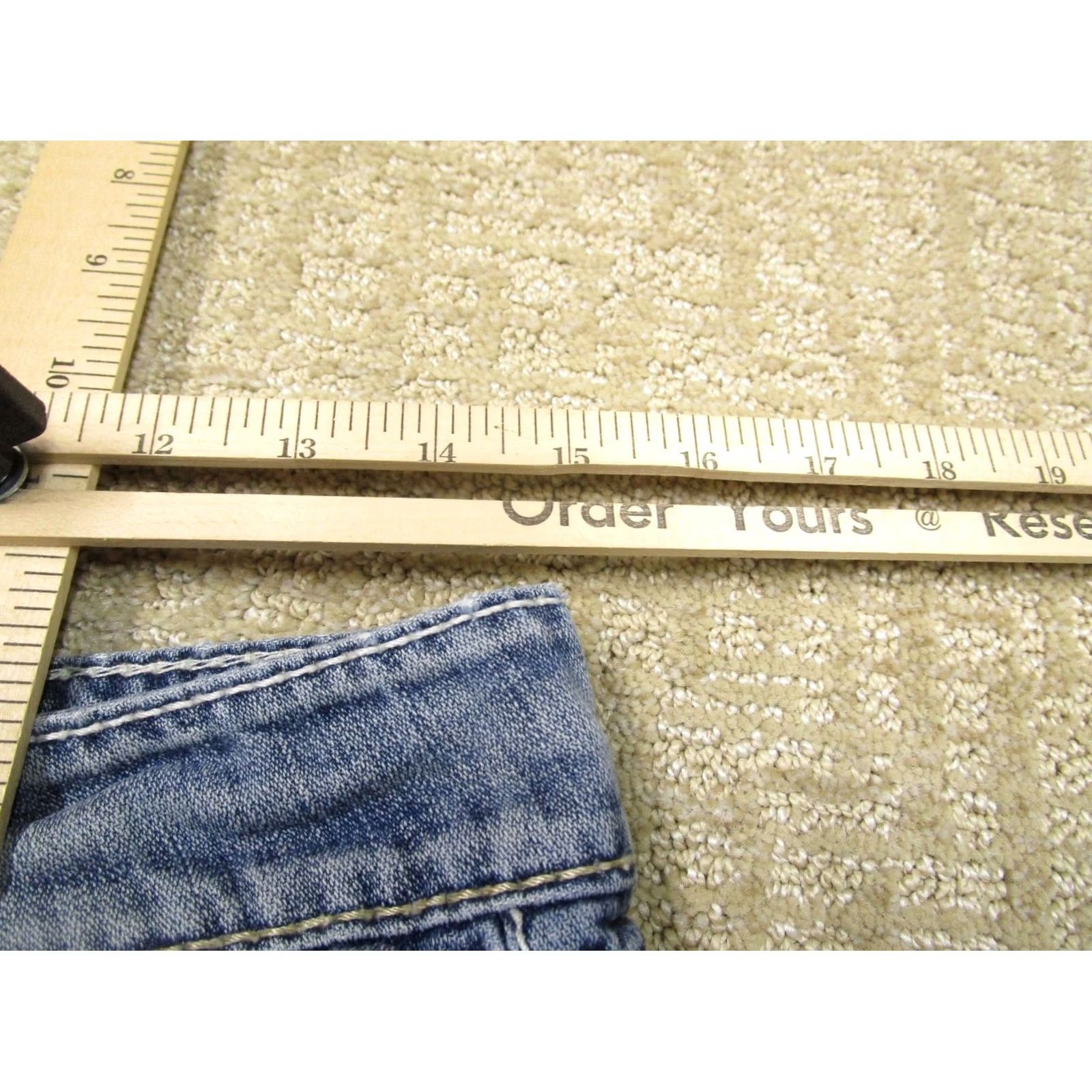 Vintage BKE Shorts 28 Blue Mid Rise Distressed Cut Off Booty Light Wash Denim Women Shorts 28 Size 28" / US 6 / IT 42 - 3 Thumbnail