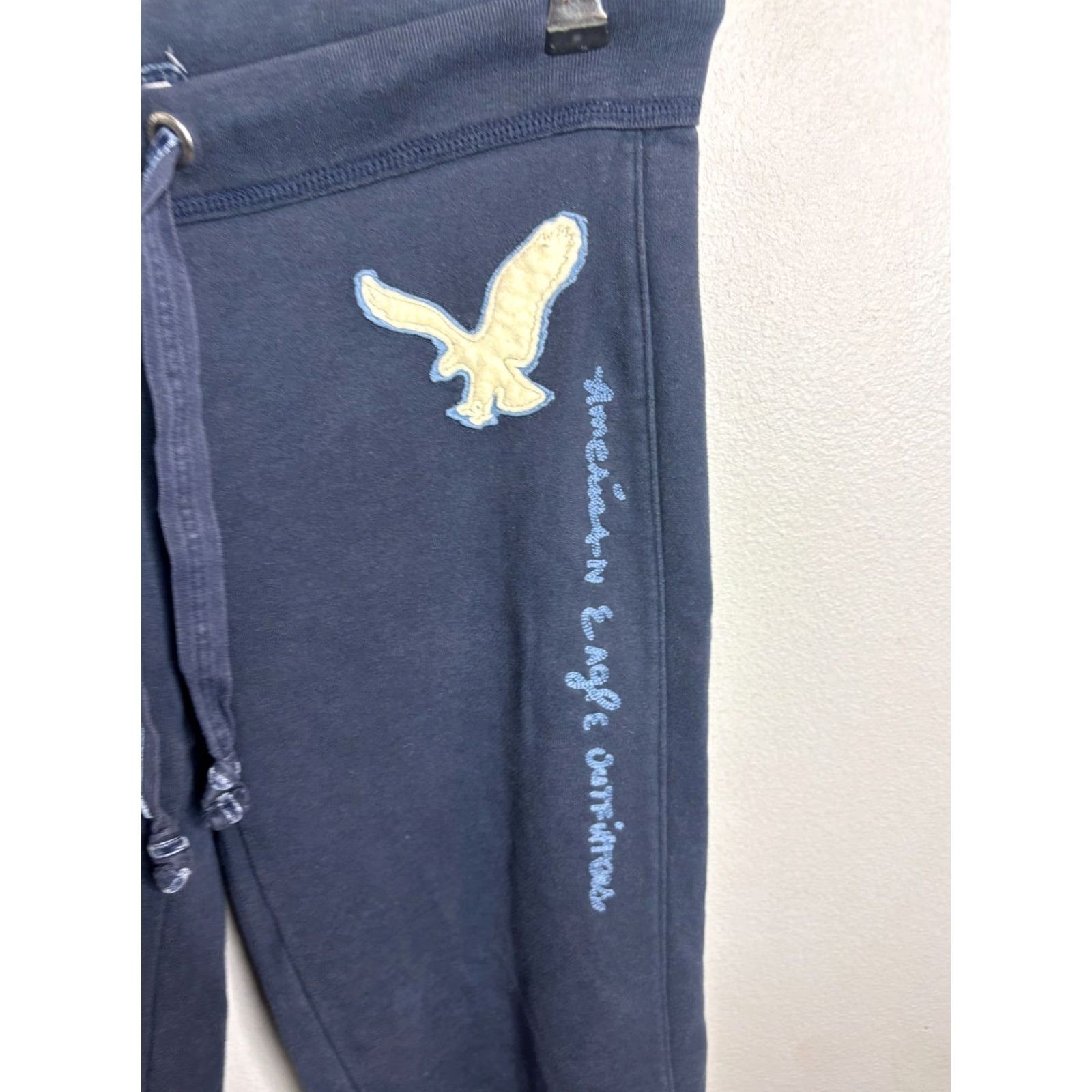 American Eagle Outfitters American Eagle Outfitters Pants Womens Y2K Baggy Logo Sweatpants Blue Small Size 28" / US 6 / IT 42 - 3 Thumbnail