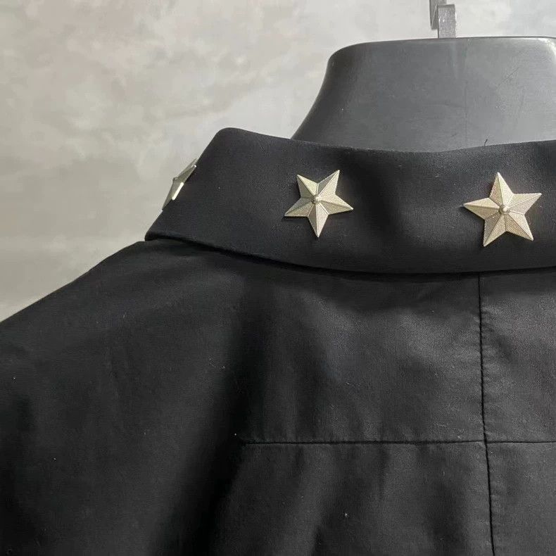 Givenchy Givenchy givenchy's latest black metal star logo shirt -25 Size US XL / EU 56 / 4 - 3 Thumbnail