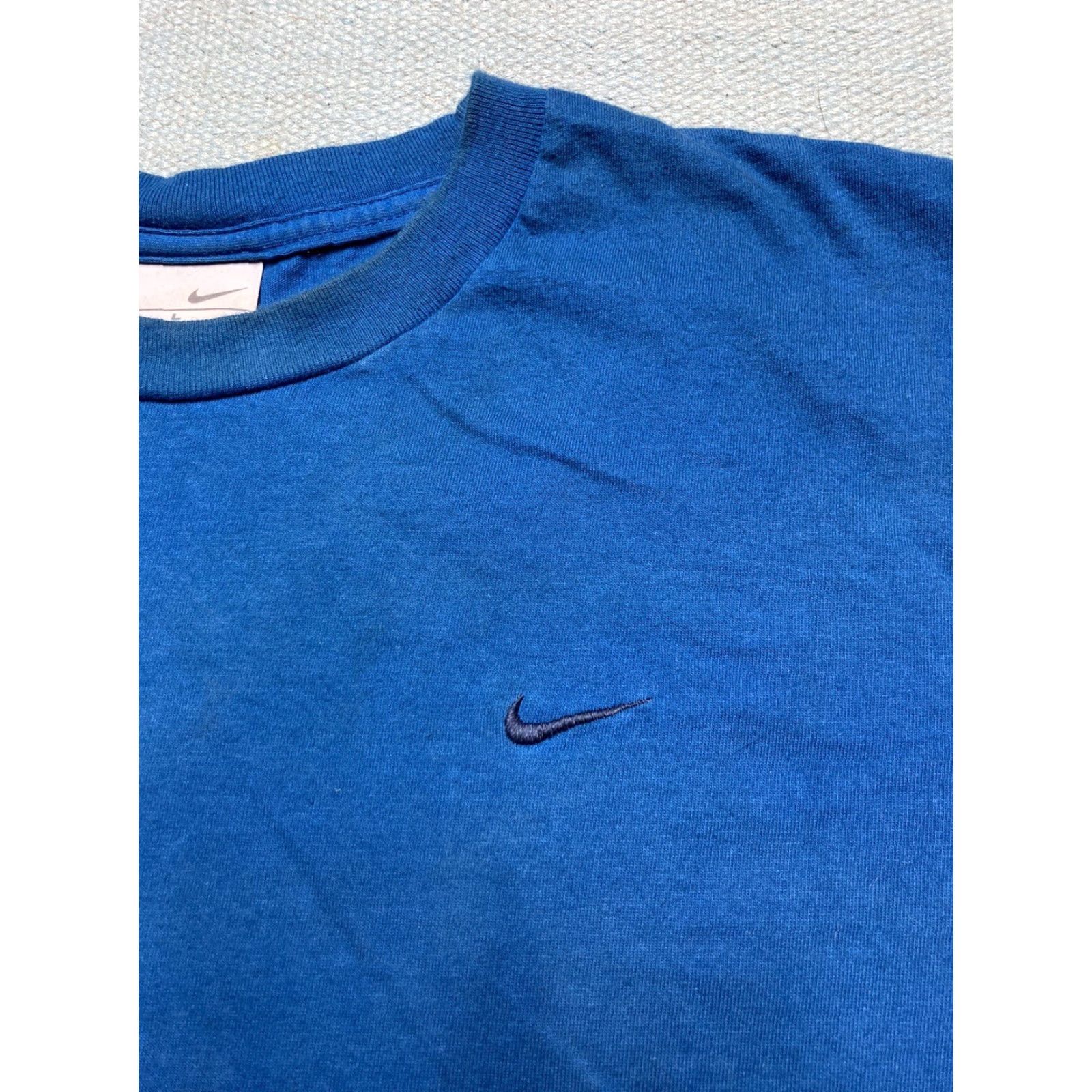 Nike VINTAGE Nike T-Shirt Embroidered Swoosh Royal Blue Men L Check Shirt Size US L / EU 52-54 / 3 - 2 Thumbnail