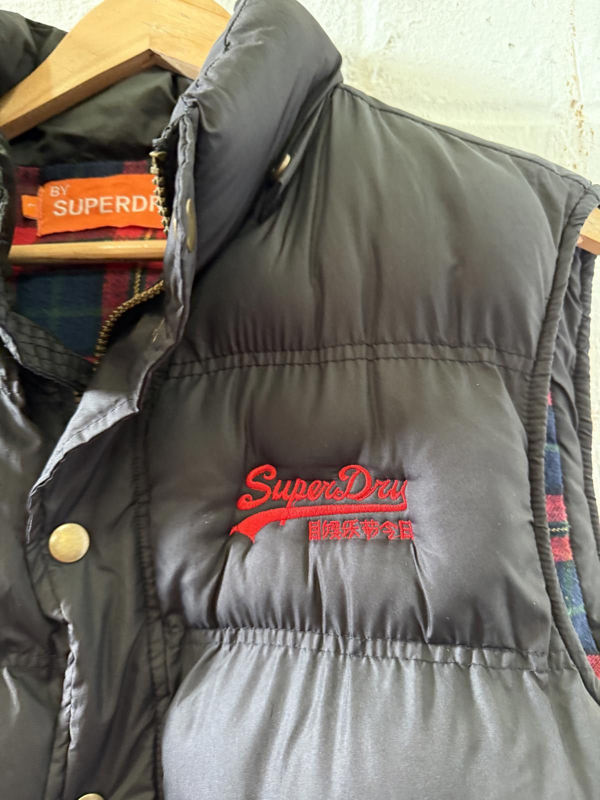 Superdry SuperDry Men's Black Puffer Vest with Tartan Lining Size US M / EU 48-50 / 2 - 3 Thumbnail