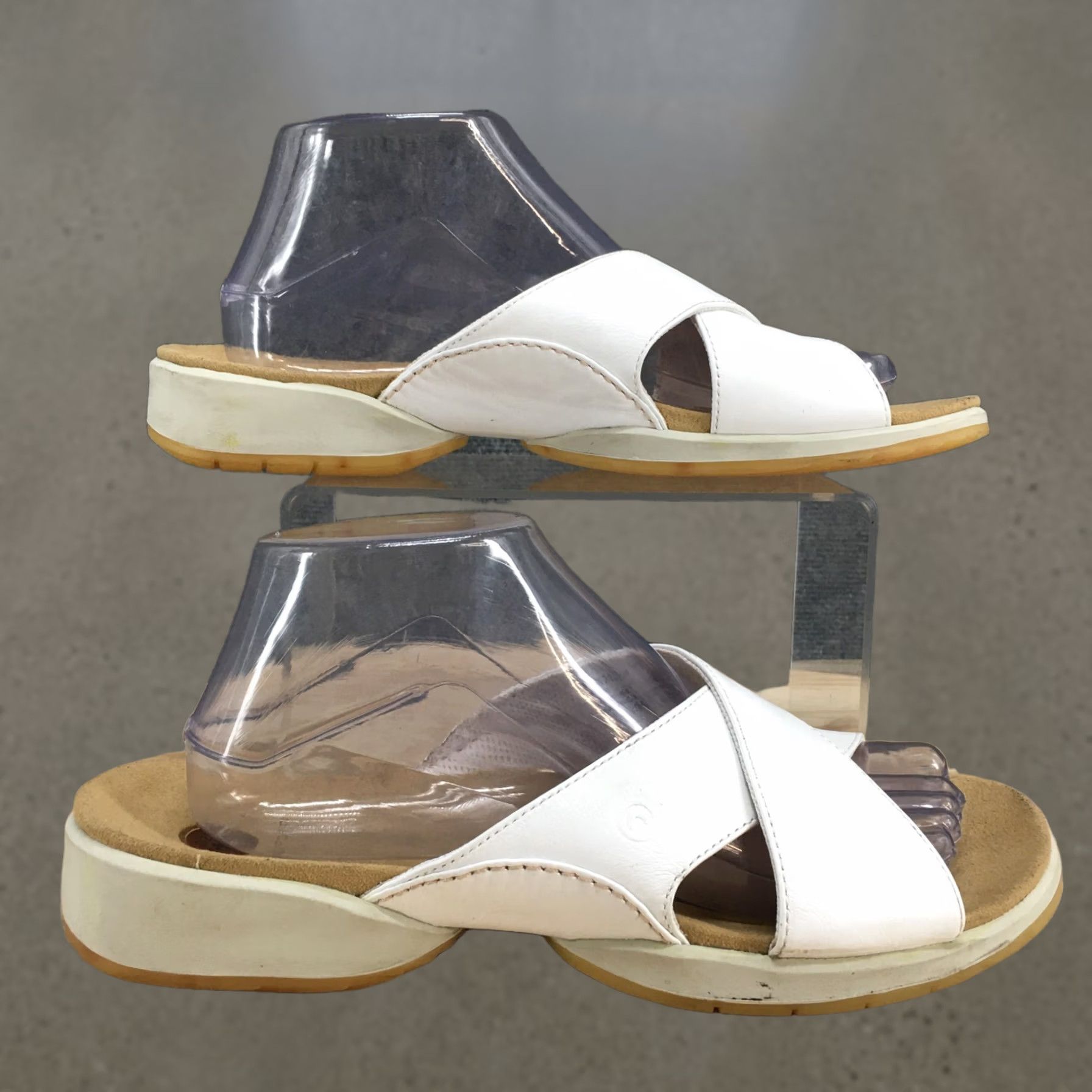 Rockport Rockport Sandals Womens 10 M Slip On Slides White Leather Casual Open Toe Size US 10 / IT 40 - 1 Thumbnail