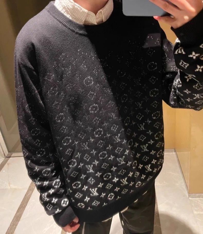 Louis Vuitton Louis Vuitton Black and white gradient presbyopic sweater Size US M / EU 48-50 / 2 - 7 Thumbnail