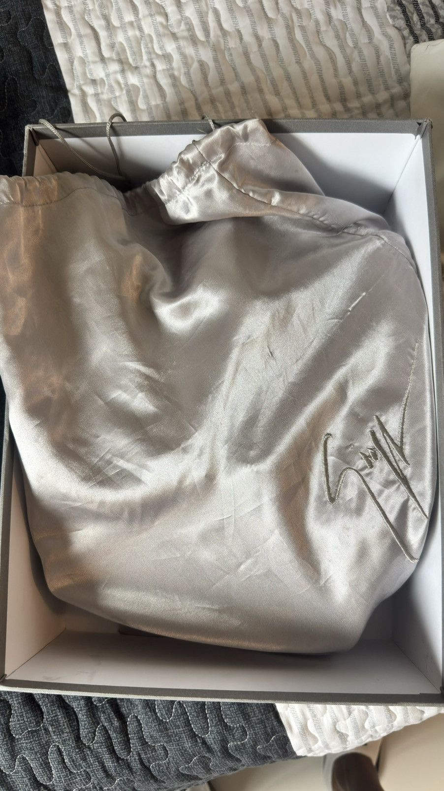 Giuseppe Zanotti Giuseppe Zanotti White High-Top Sneakers with Gold Hardware Size US 10.5 / EU 43-44 - 9 Thumbnail