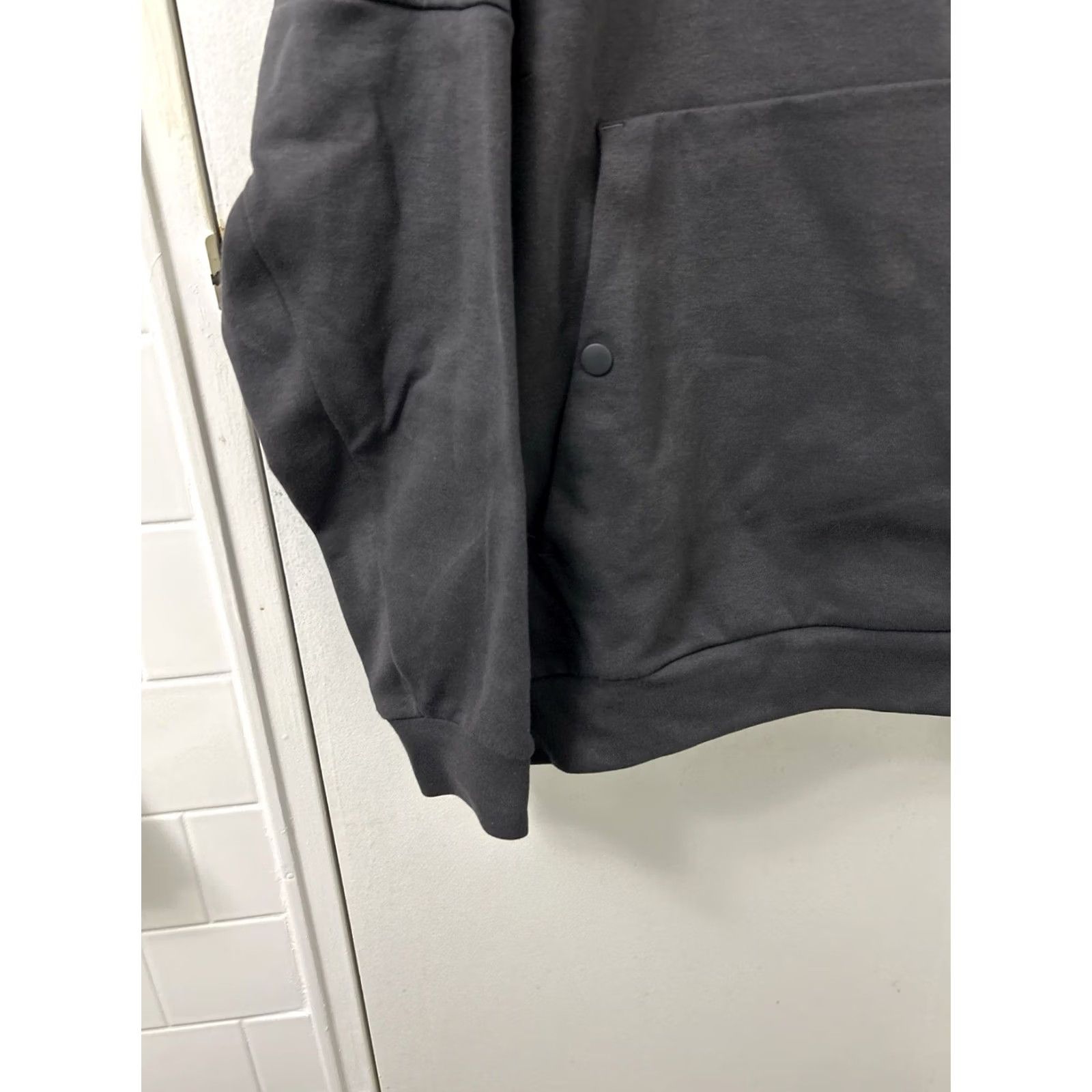 Adidas adidas Hoodie Mens L Black Pullover Long Sleeve Pocket NWT Logo Size US L / EU 52-54 / 3 - 7 Thumbnail