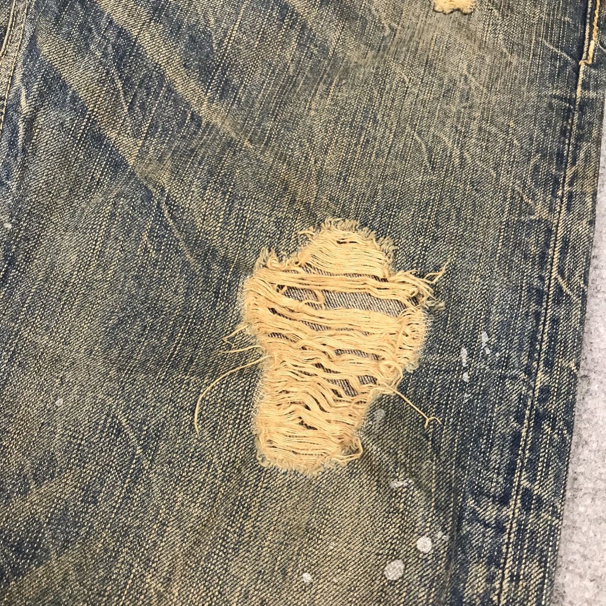 If Six Was Nine × Le Grande Bleu (L.G.B.) DENIM CARFT RUSTY DISTRESSED PAINT STYLE JAPAN JEANS PANTS Size US 32 / EU 48 - 4 Thumbnail