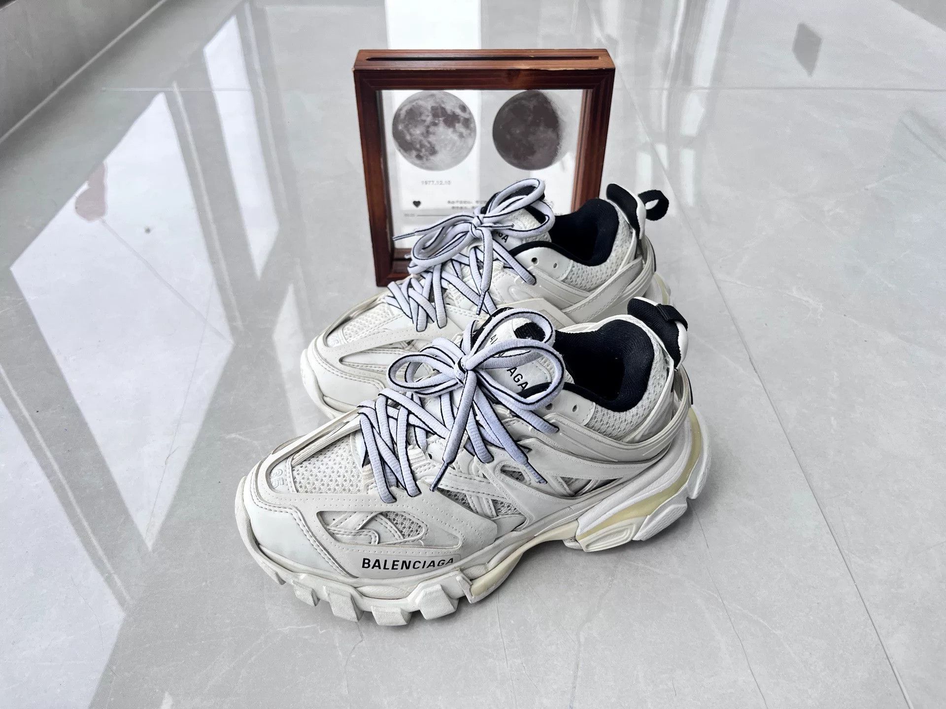 Balenciaga Balenciaga Black Lowtop Sneakers it_35 Women Size US 5 / IT 35 - 1 Thumbnail