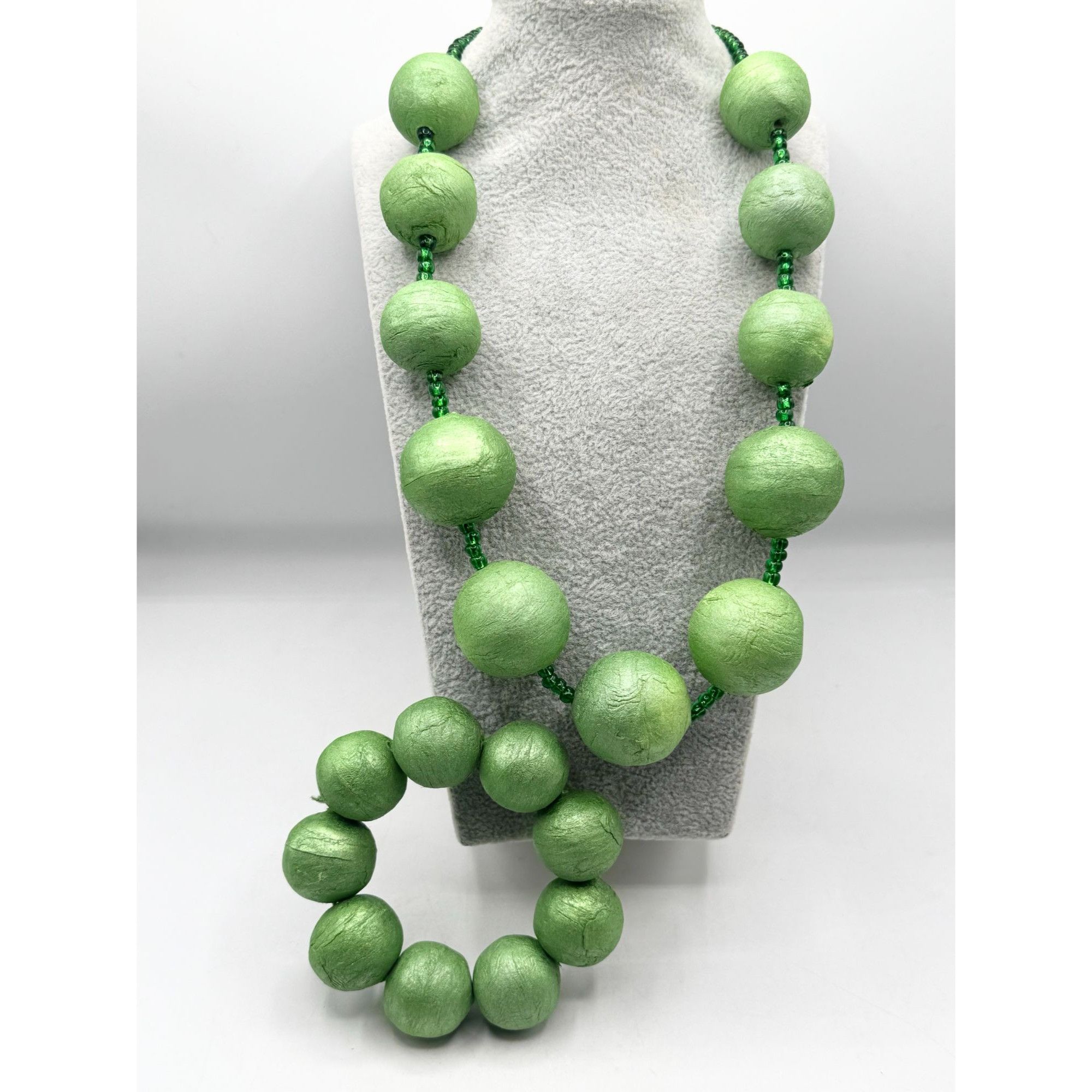 Vintage Vintage large beaded green necklace and stretch bracelet set Size ONE SIZE - 4 Thumbnail