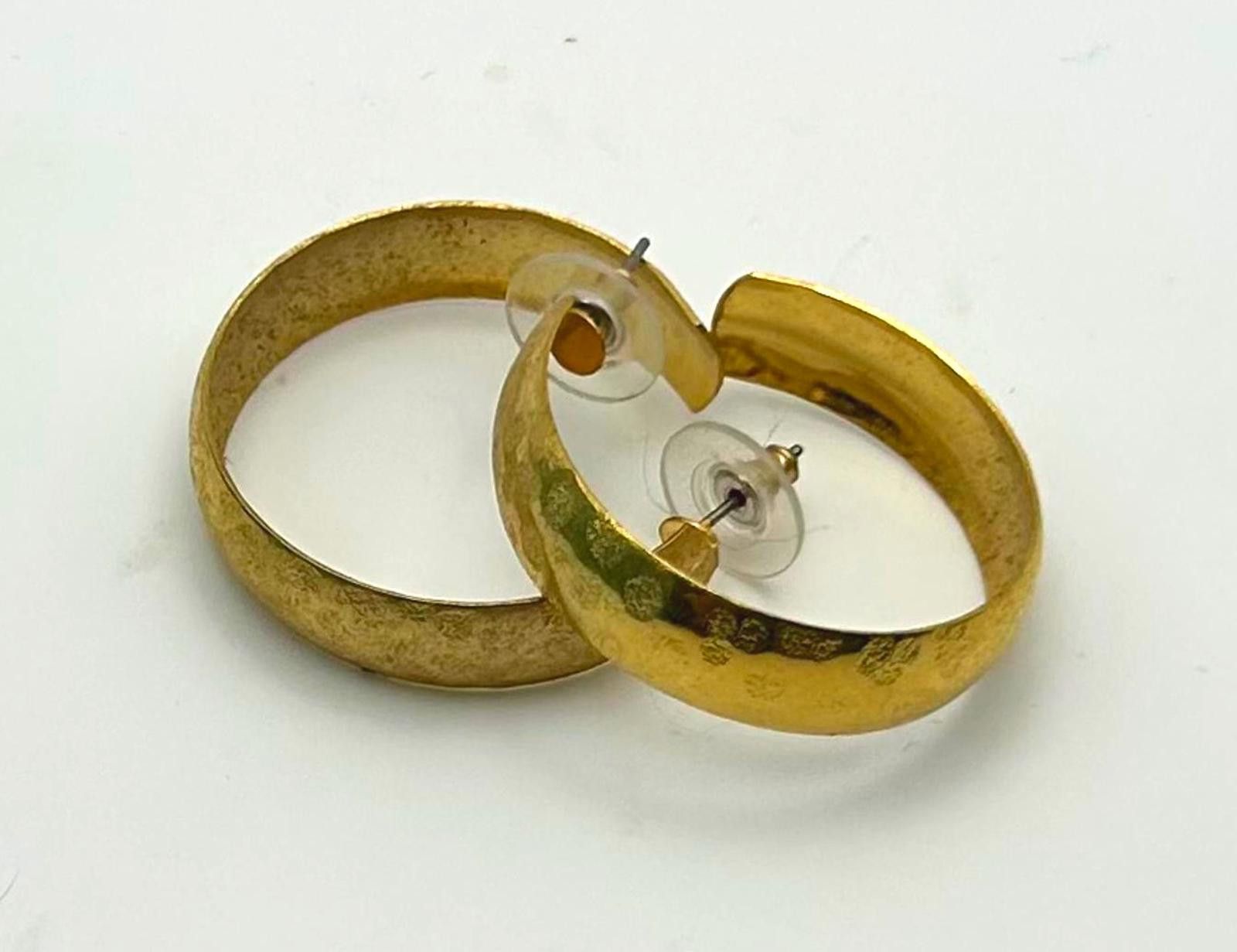Elie Tahari Vintage Textured Gold Wide Hoop Earrings – Unisex Streetwear Size ONE SIZE - 4 Thumbnail